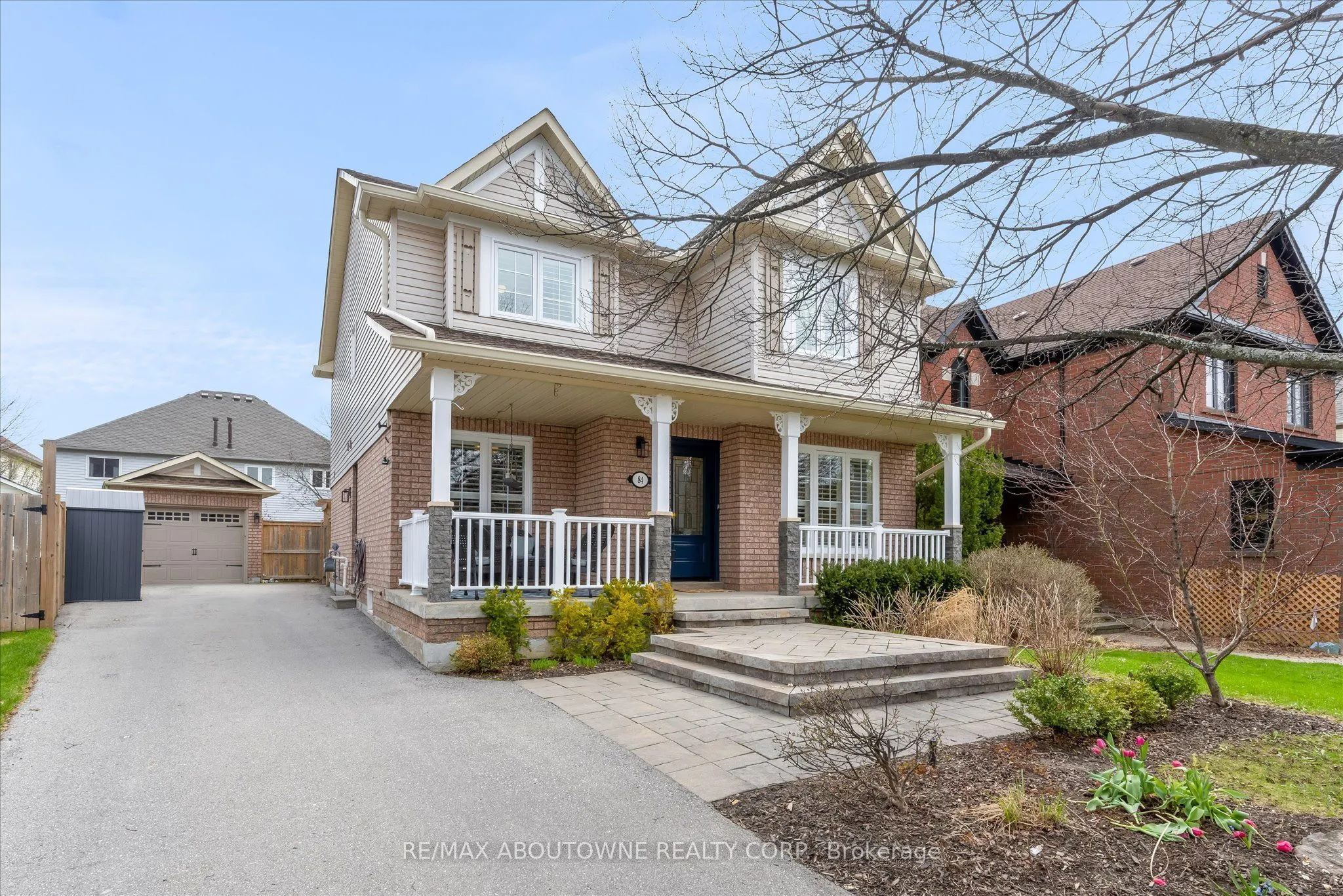 84 Fellowes Crescent