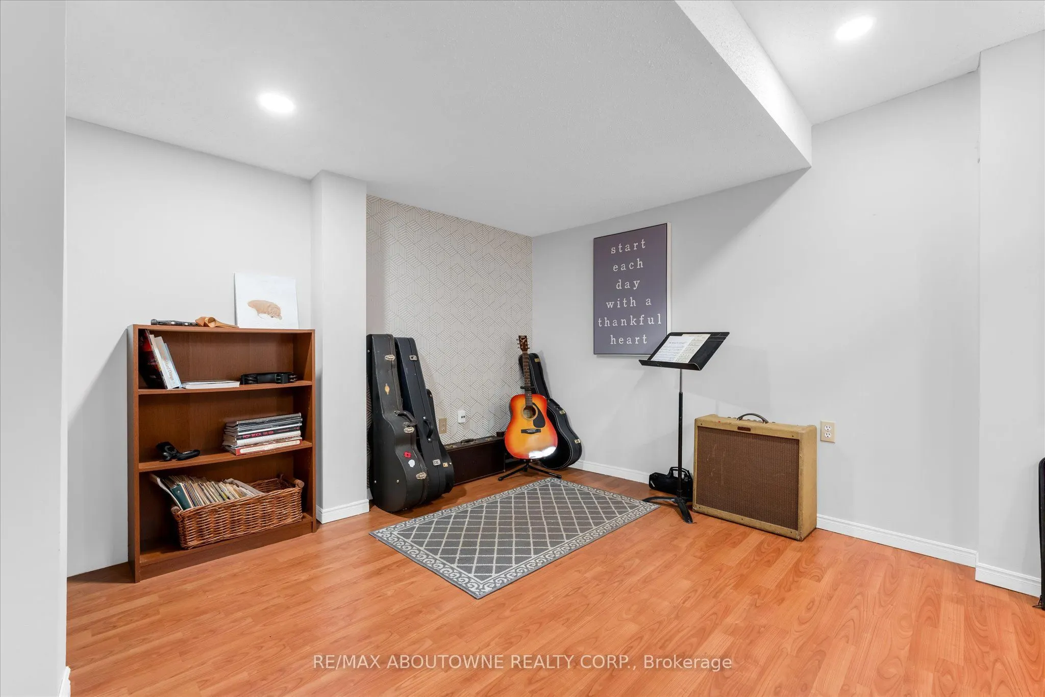 84 Fellowes Crescent