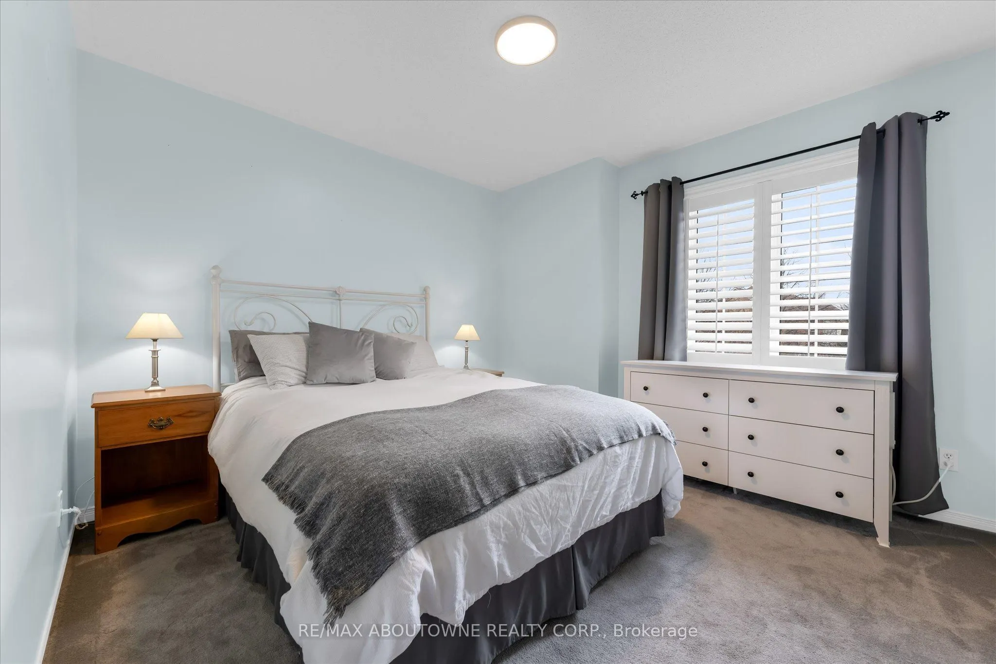 84 Fellowes Crescent