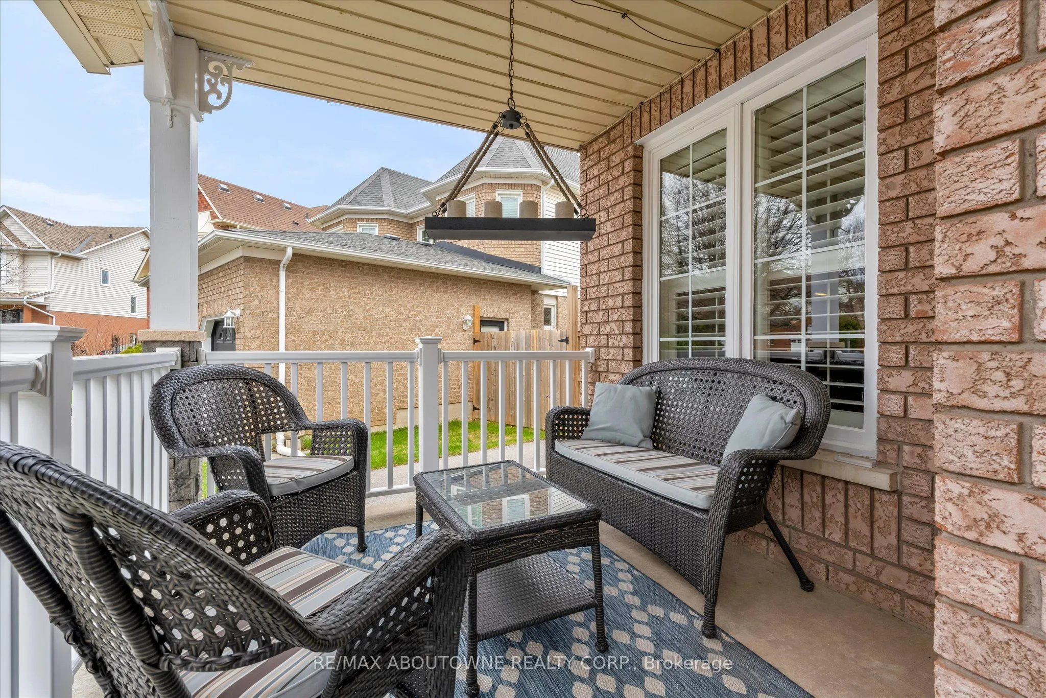 84 Fellowes Crescent