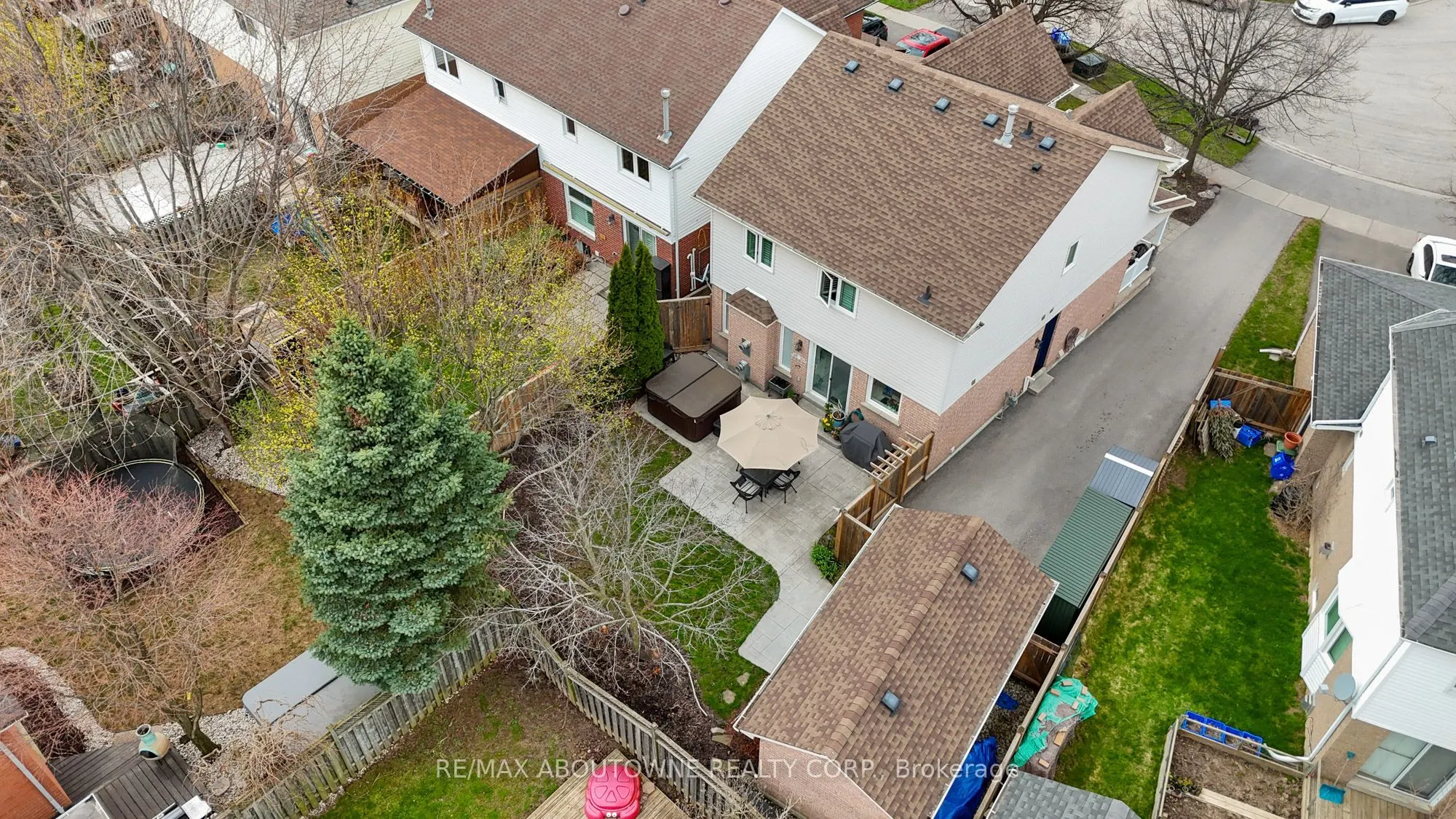 84 Fellowes Crescent