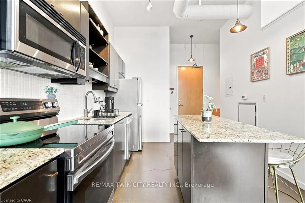 410 King Street W #408
