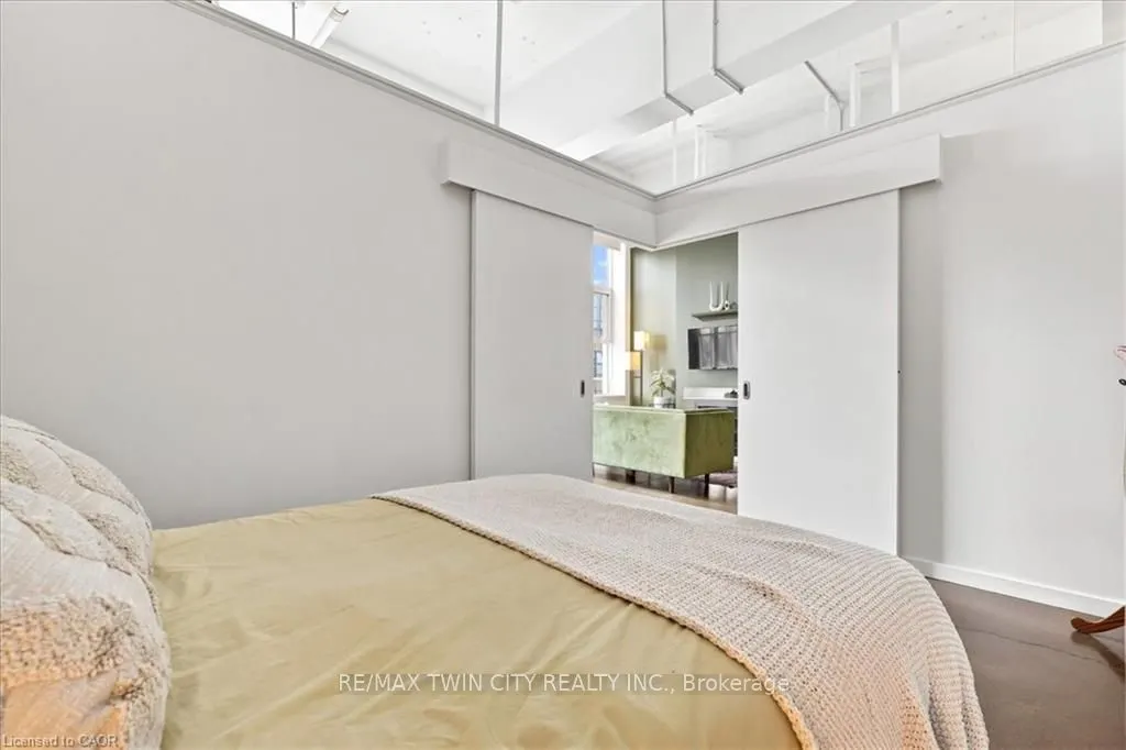 410 King Street W #408