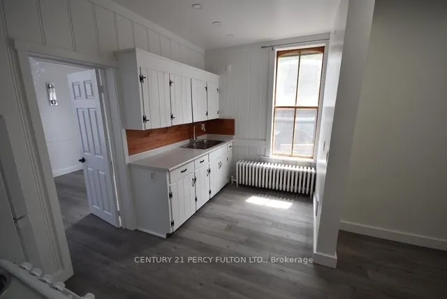 23 Glenelg Street W