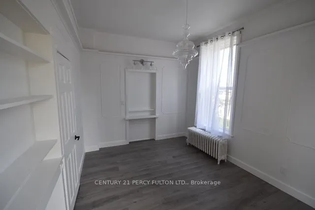 23 Glenelg Street W
