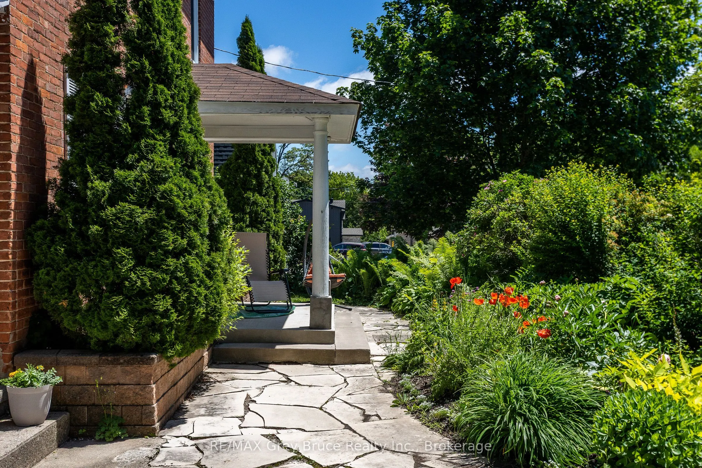 580 23rd Street W