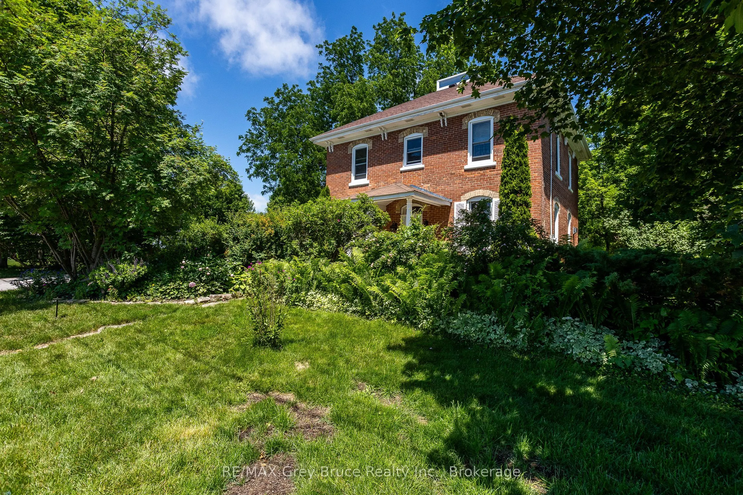 580 23rd Street W