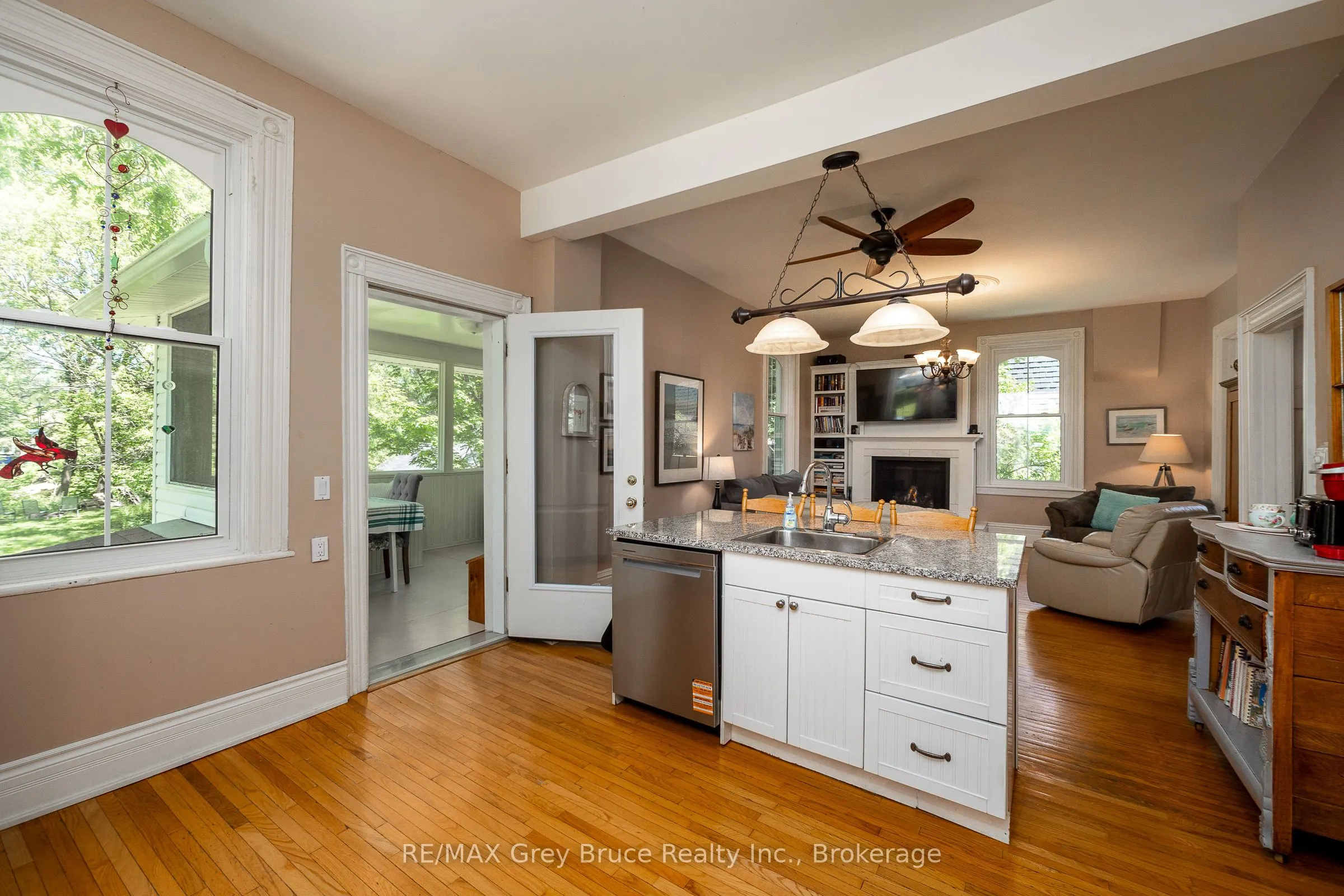 580 23rd Street W