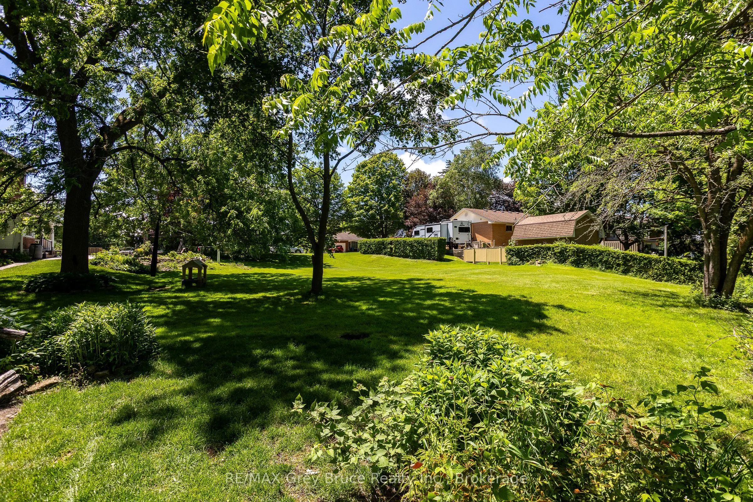 580 23rd Street W