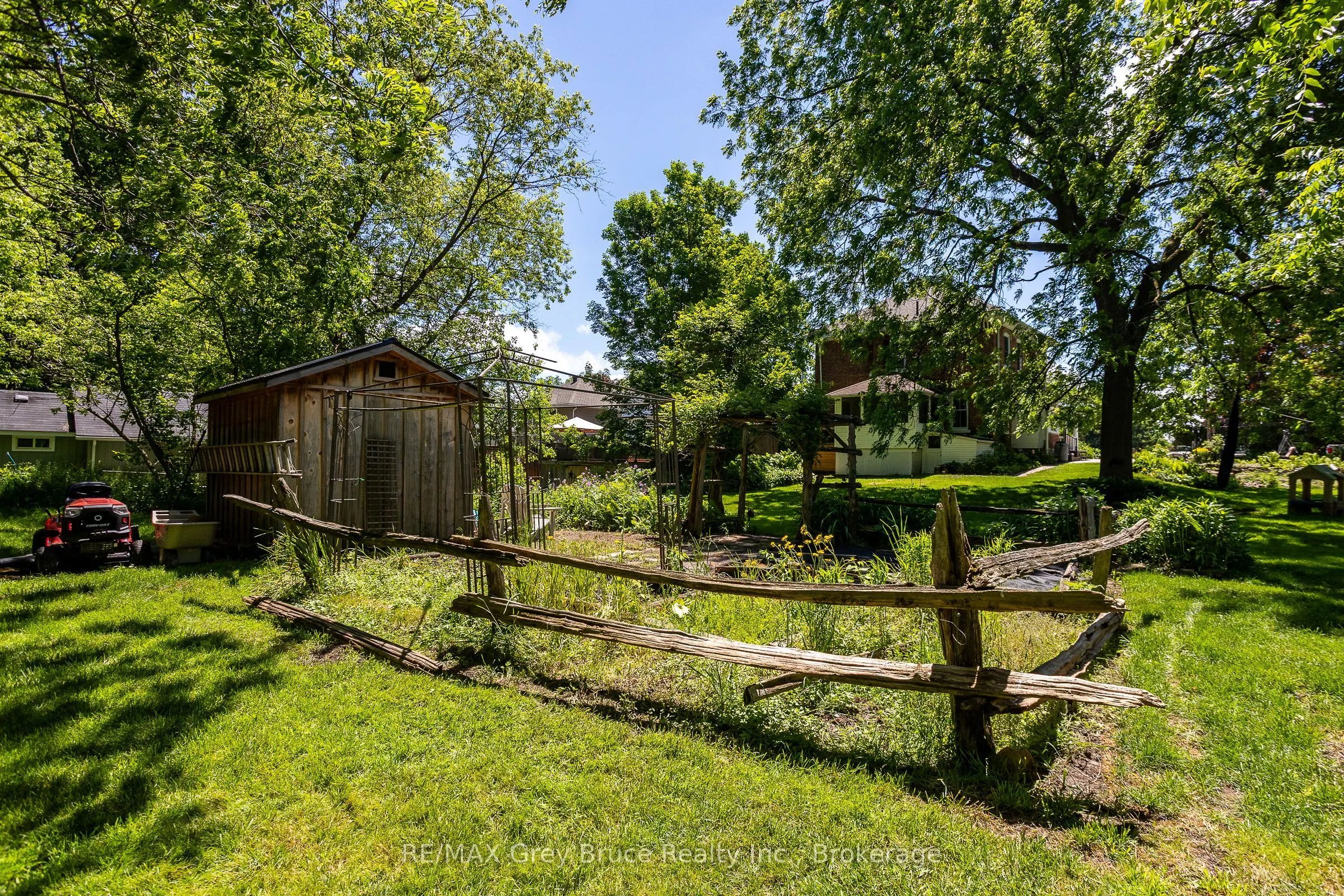 580 23rd Street W