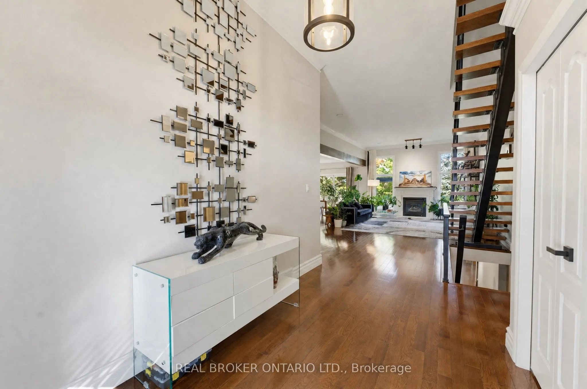 70 Deer Ridge Crescent