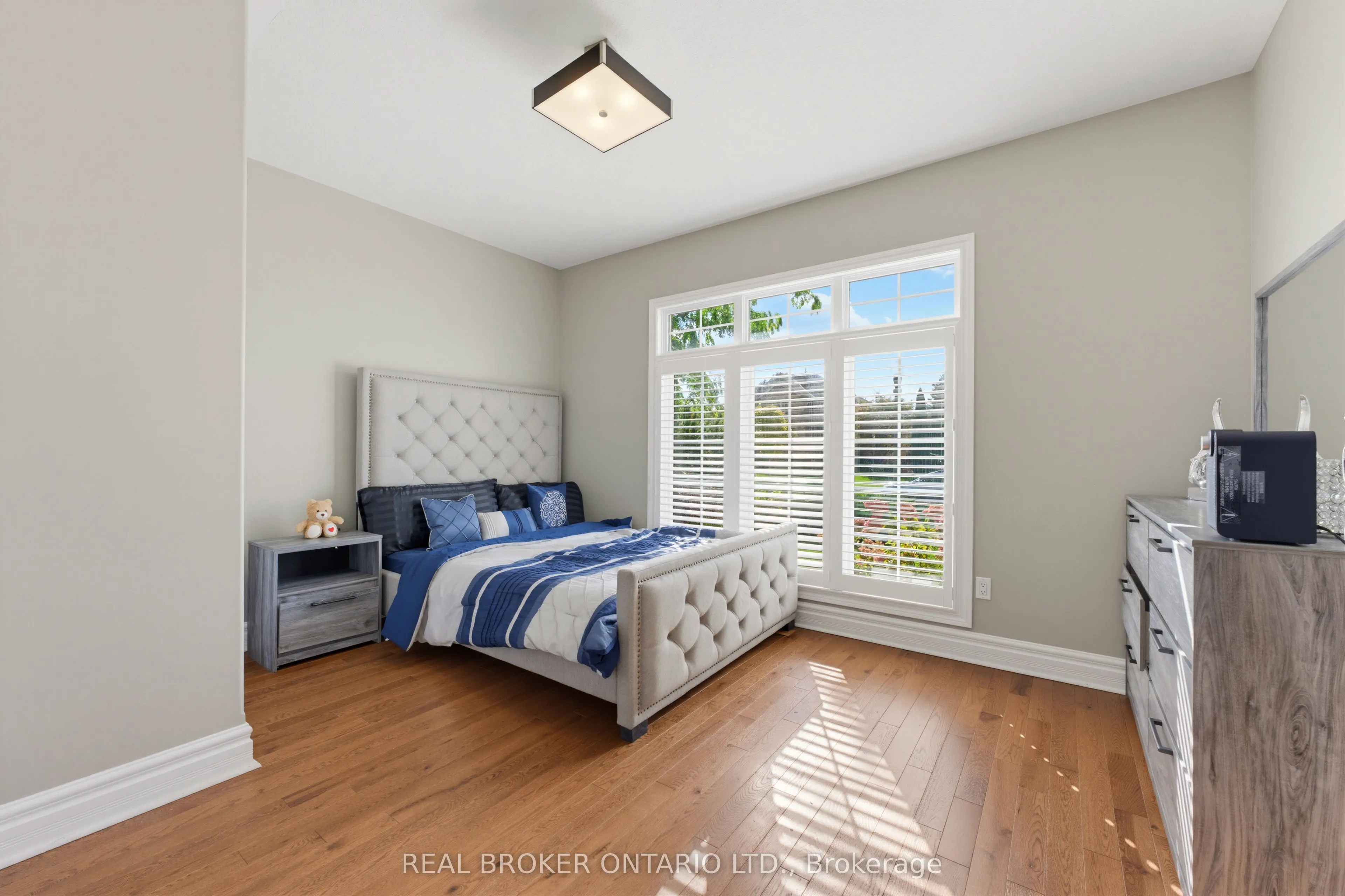 70 Deer Ridge Crescent