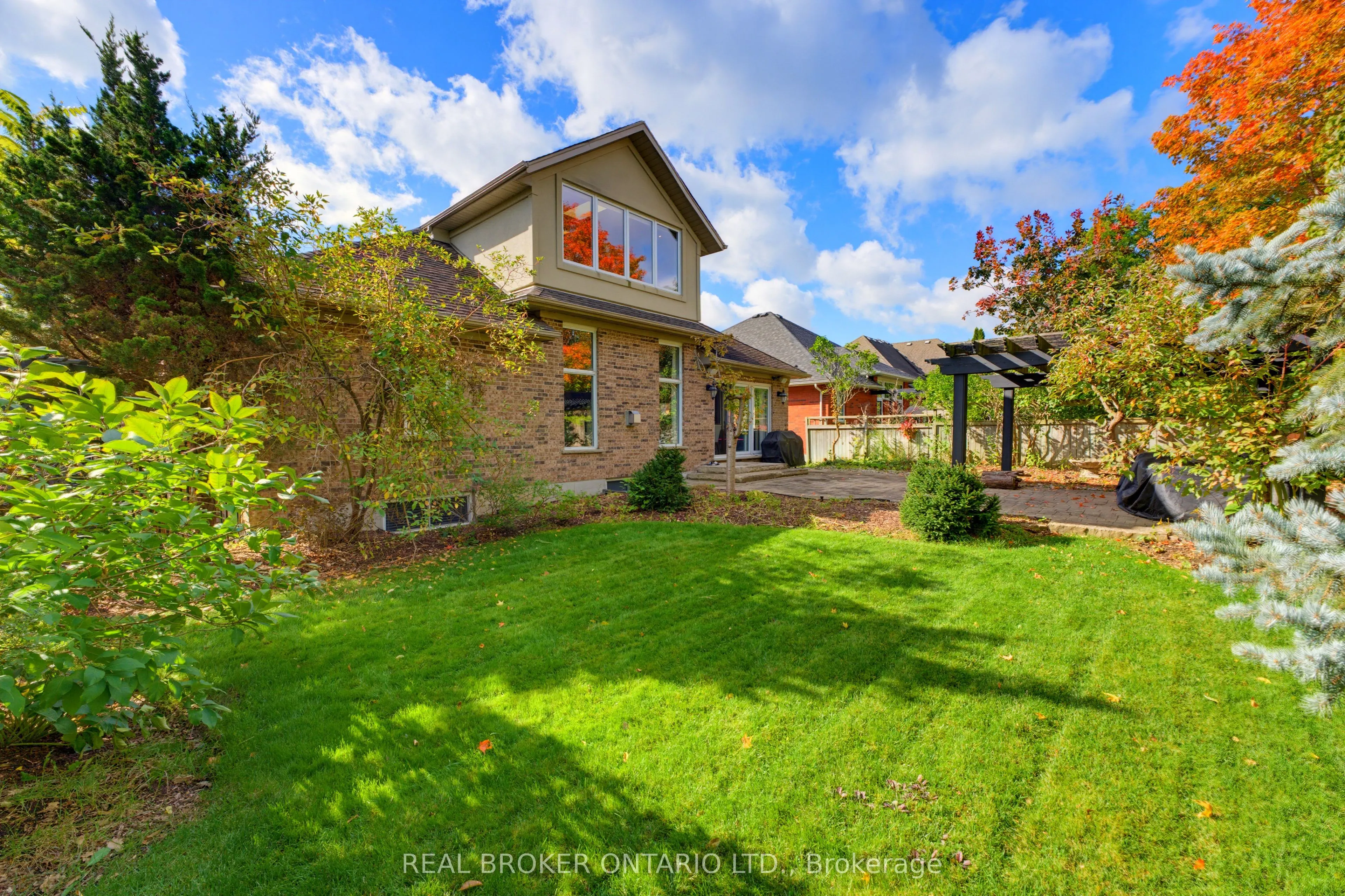 70 Deer Ridge Crescent
