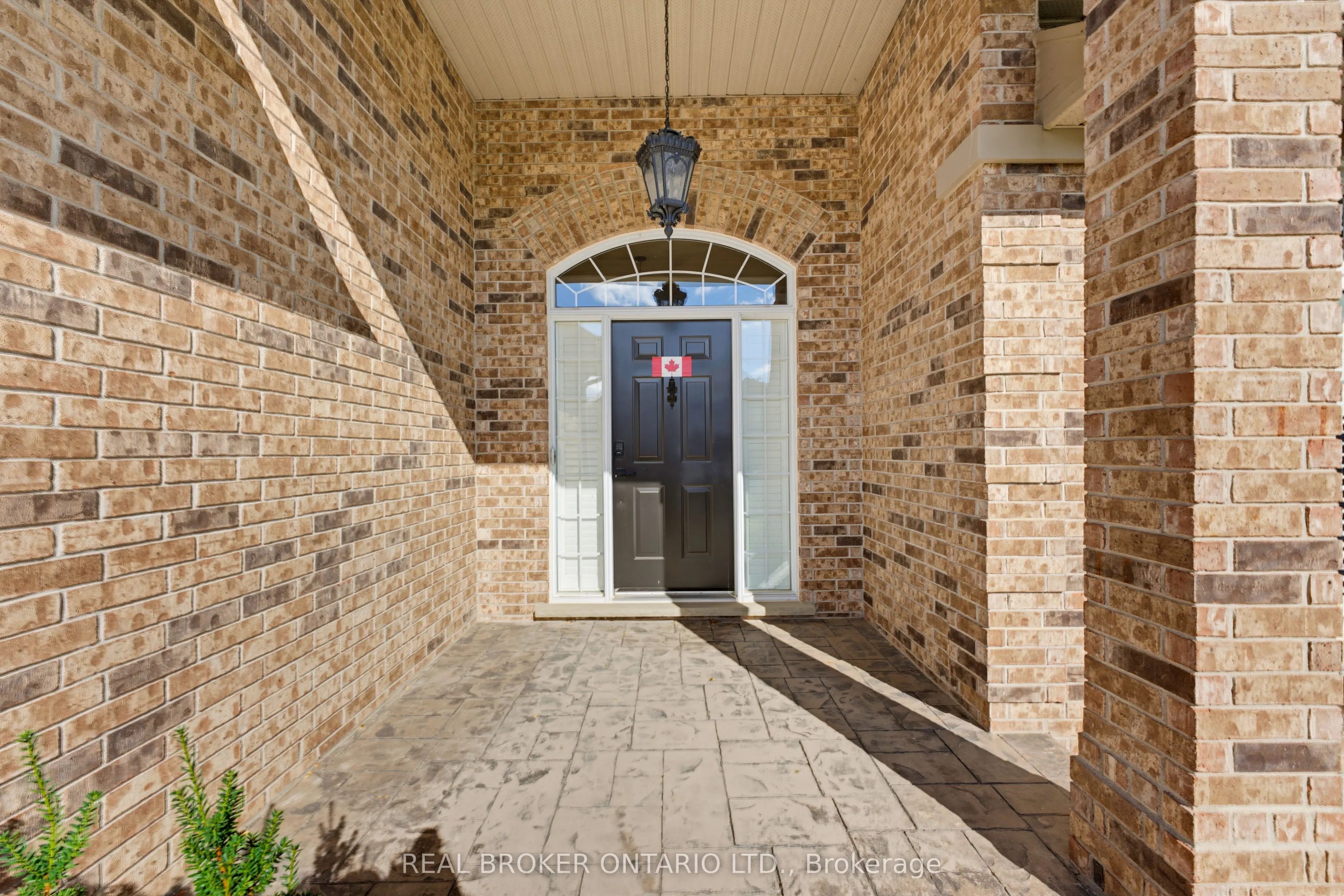 70 Deer Ridge Crescent