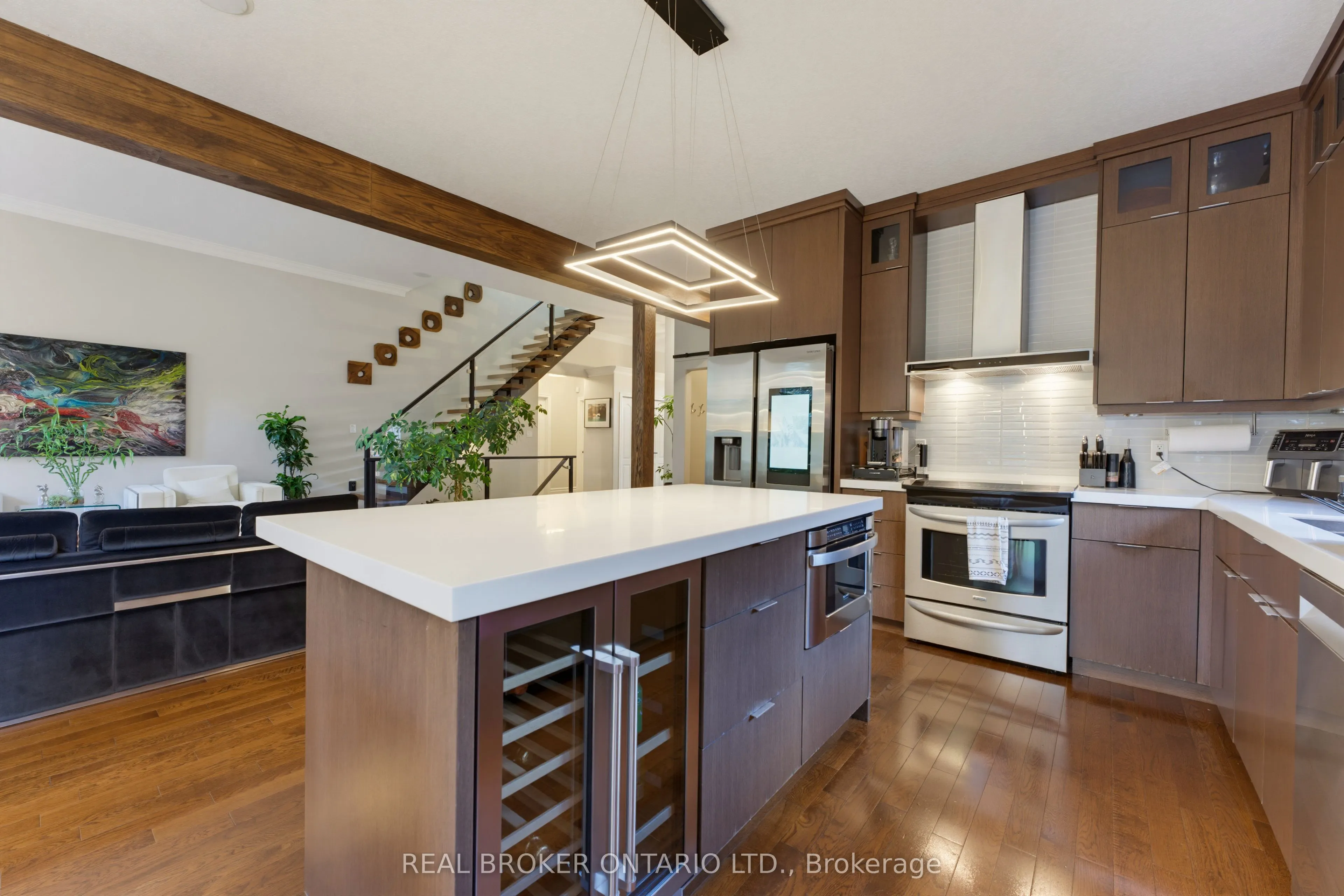 70 Deer Ridge Crescent