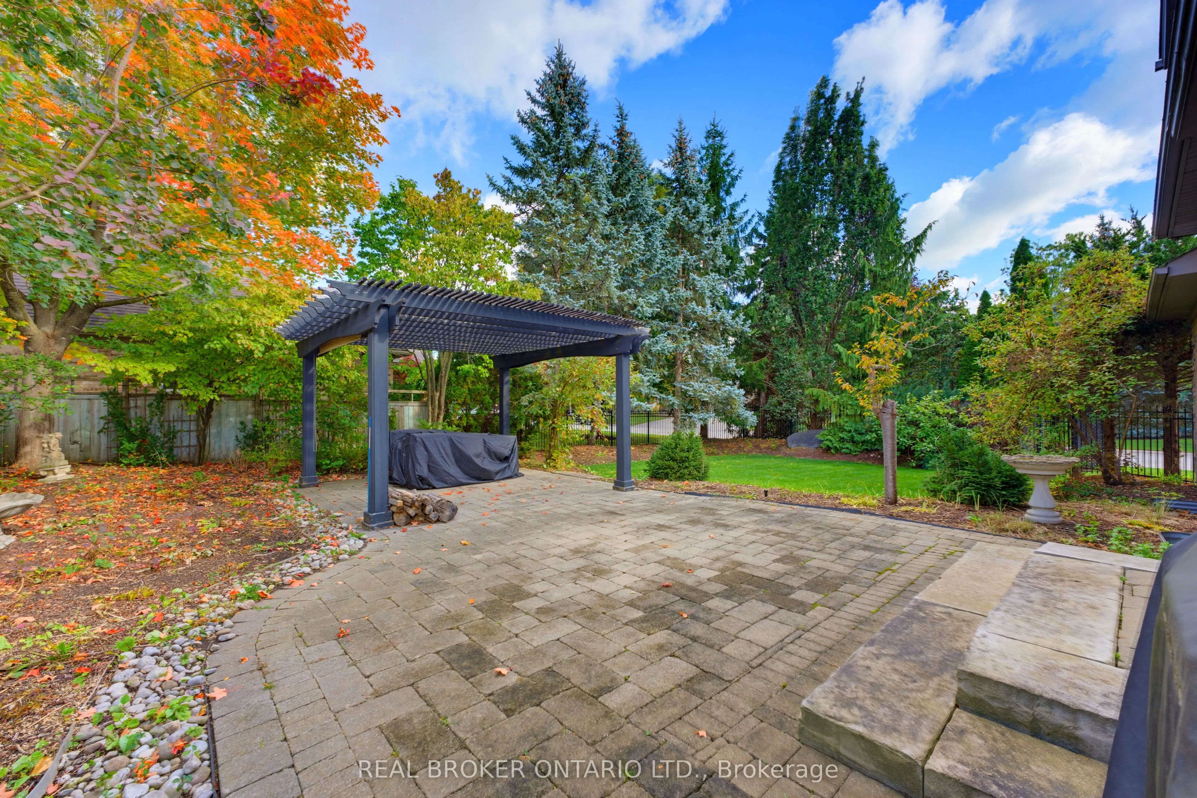 70 Deer Ridge Crescent