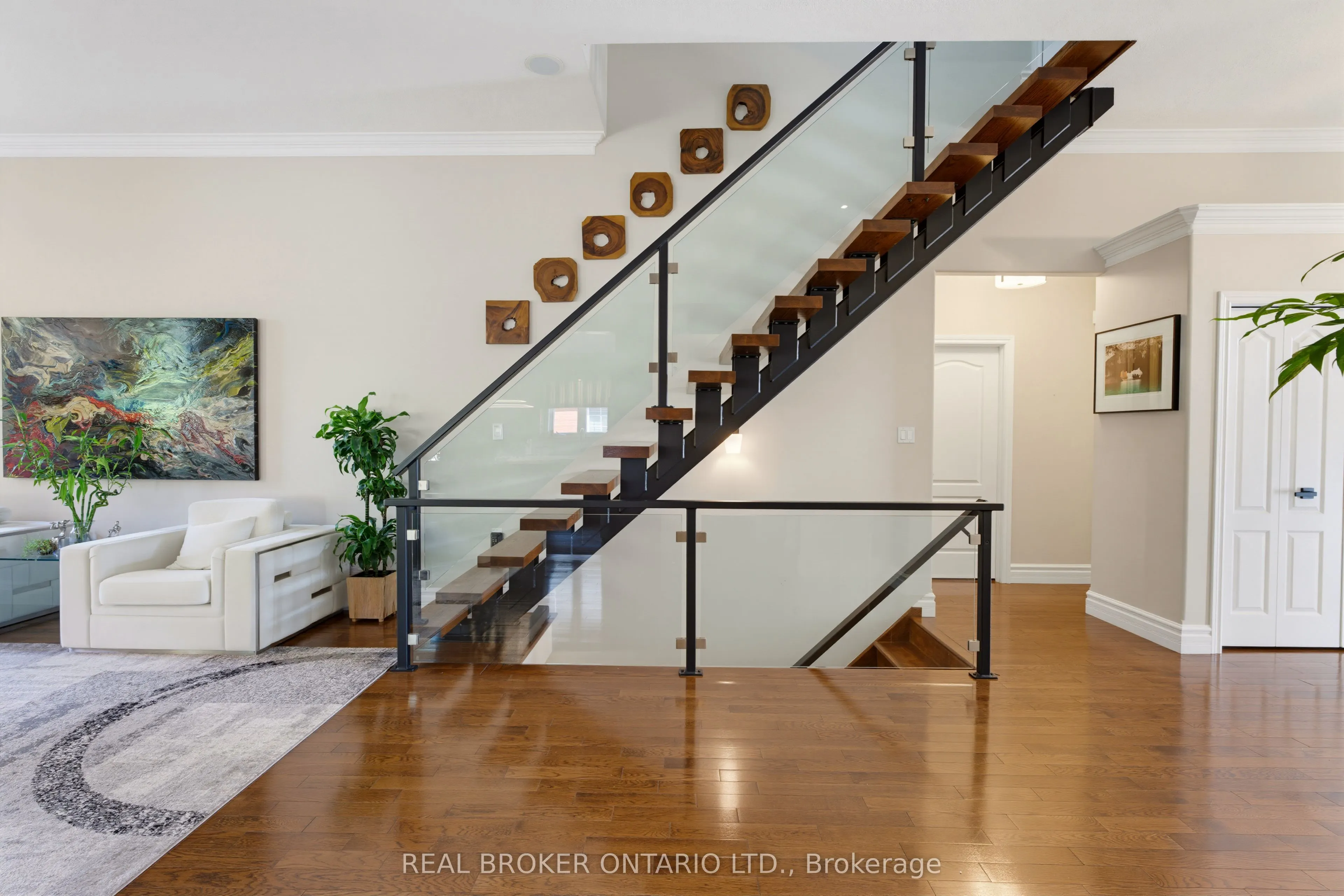 70 Deer Ridge Crescent