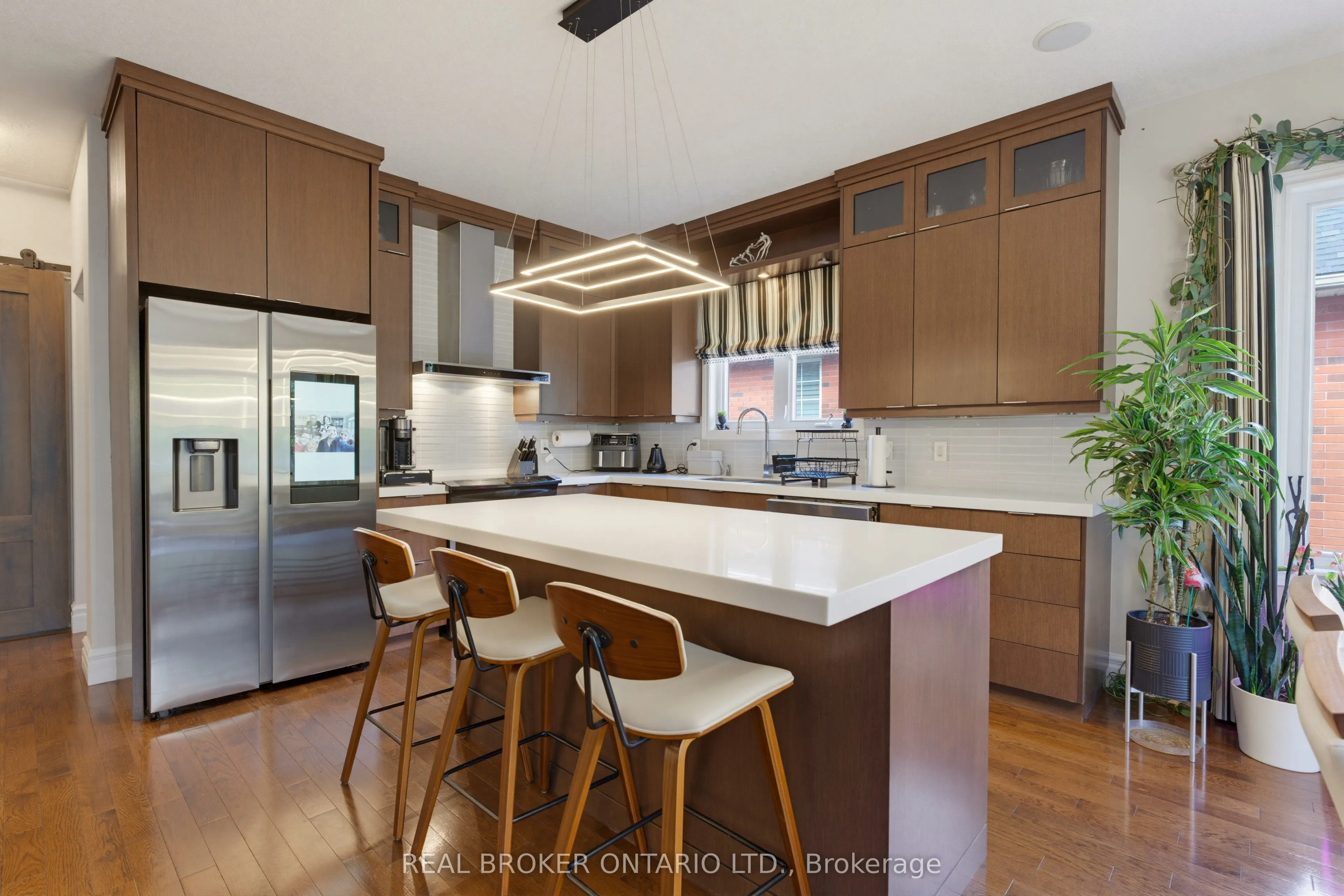 70 Deer Ridge Crescent