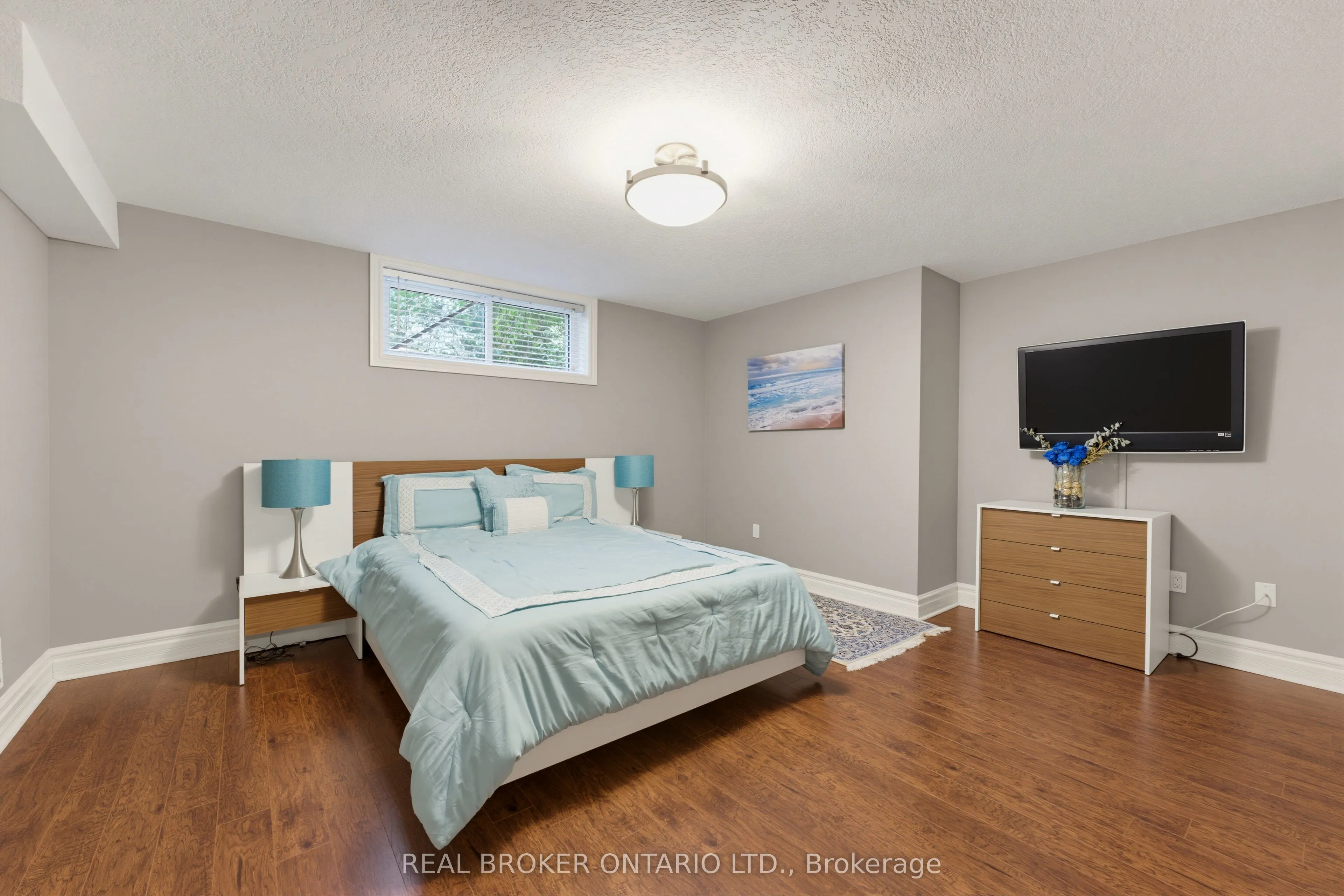 70 Deer Ridge Crescent