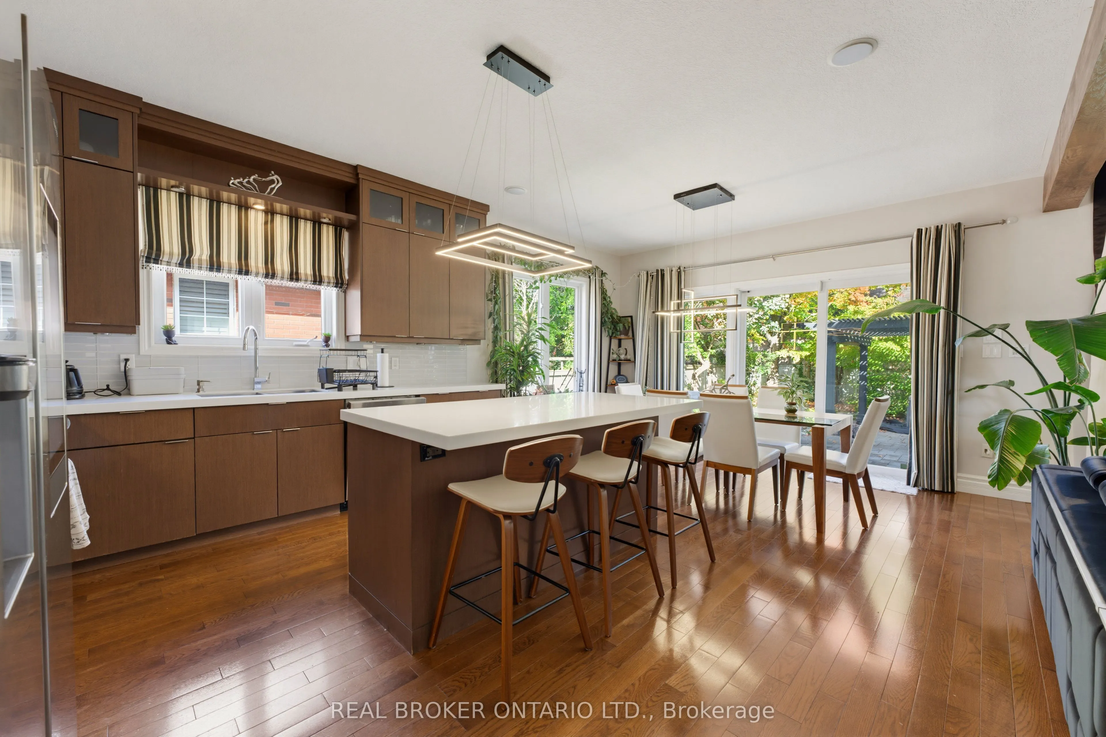 70 Deer Ridge Crescent