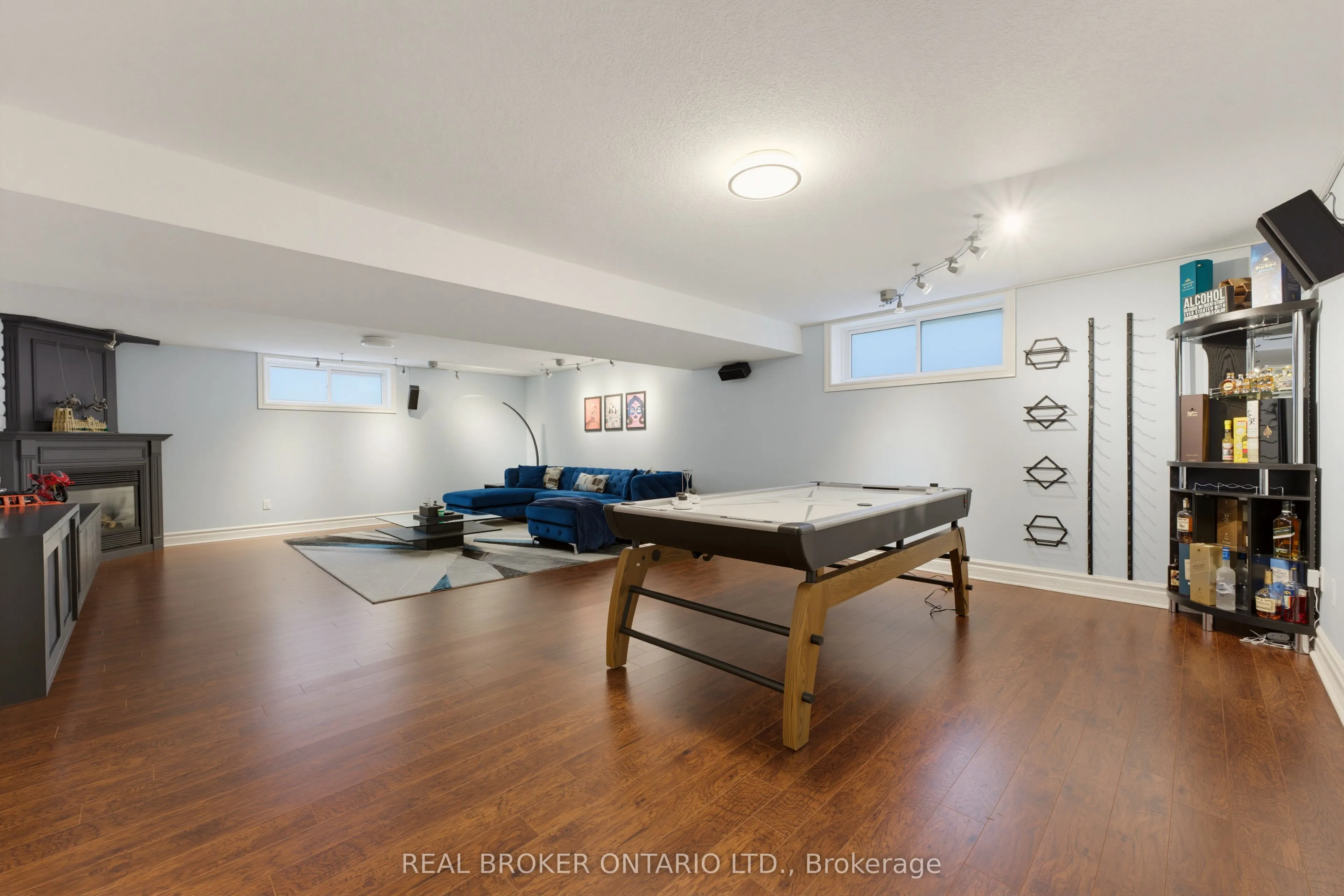 70 Deer Ridge Crescent