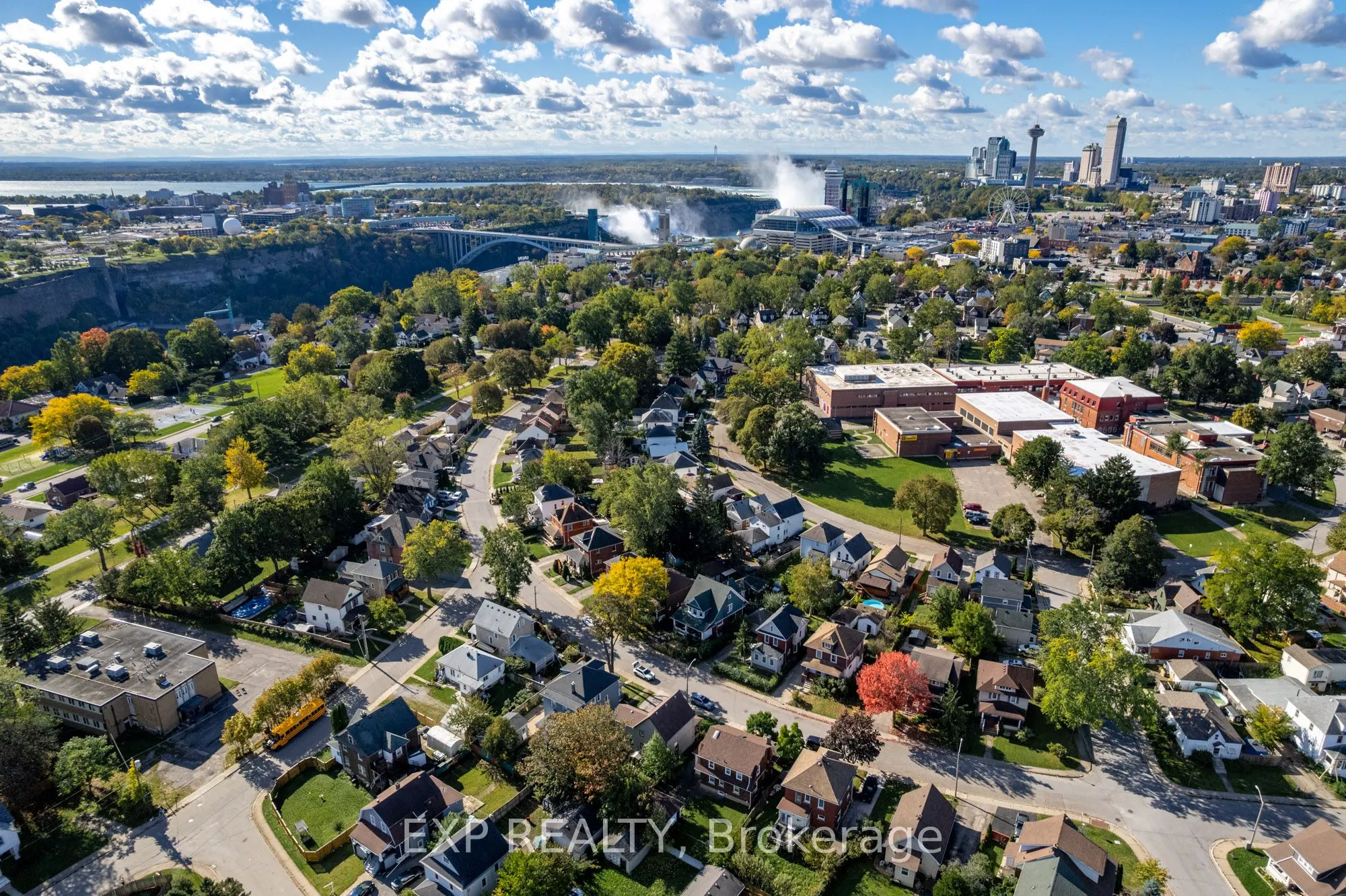 4613 Ryerson Crescent