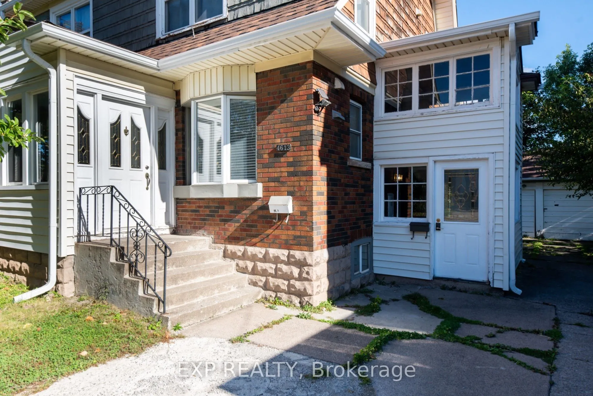 4613 Ryerson Crescent