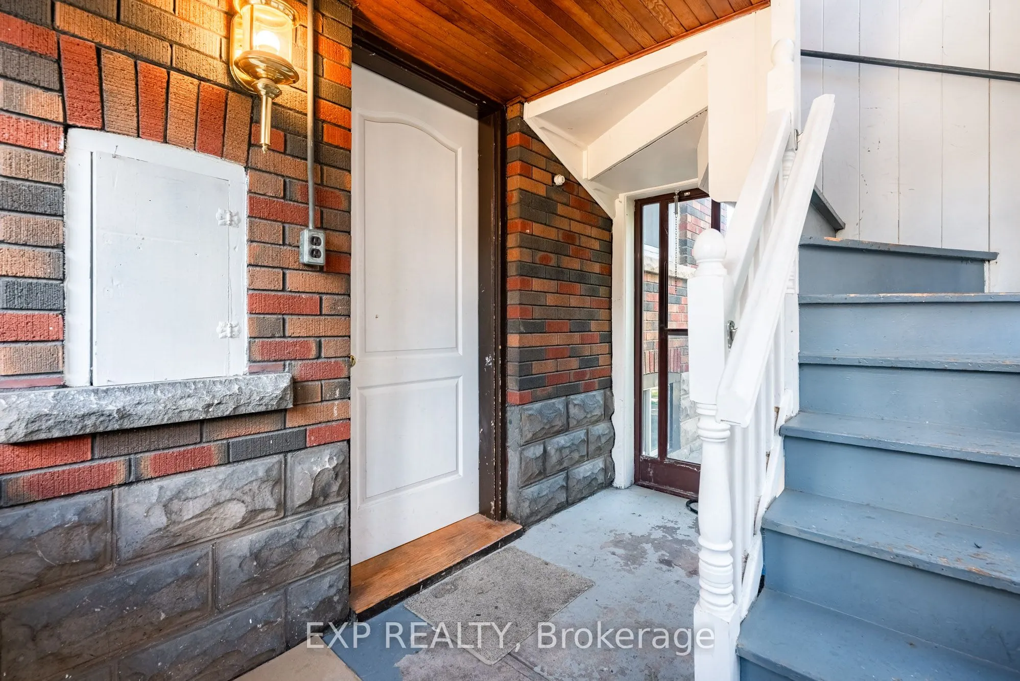 4613 Ryerson Crescent