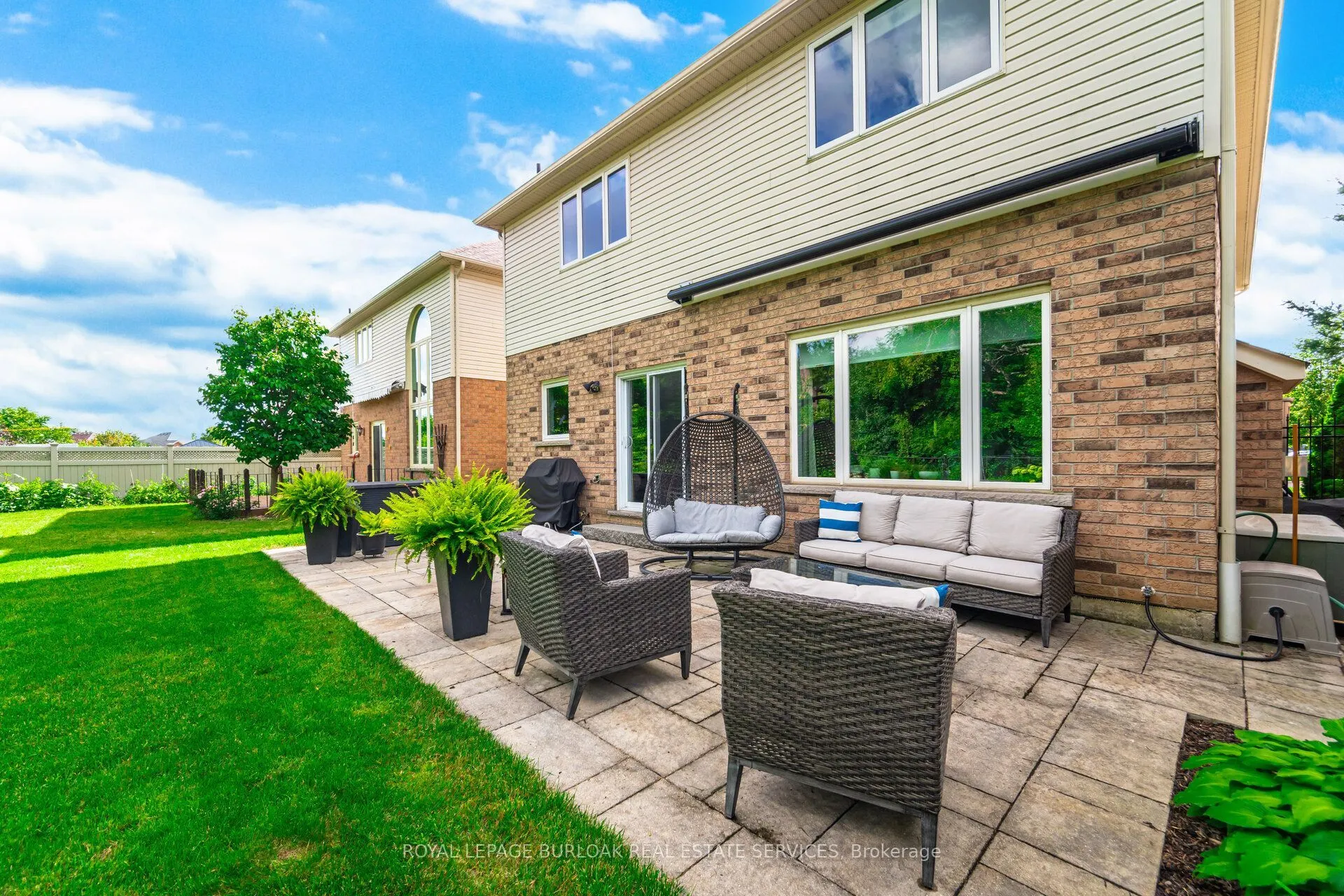 84 Meadowbank Drive