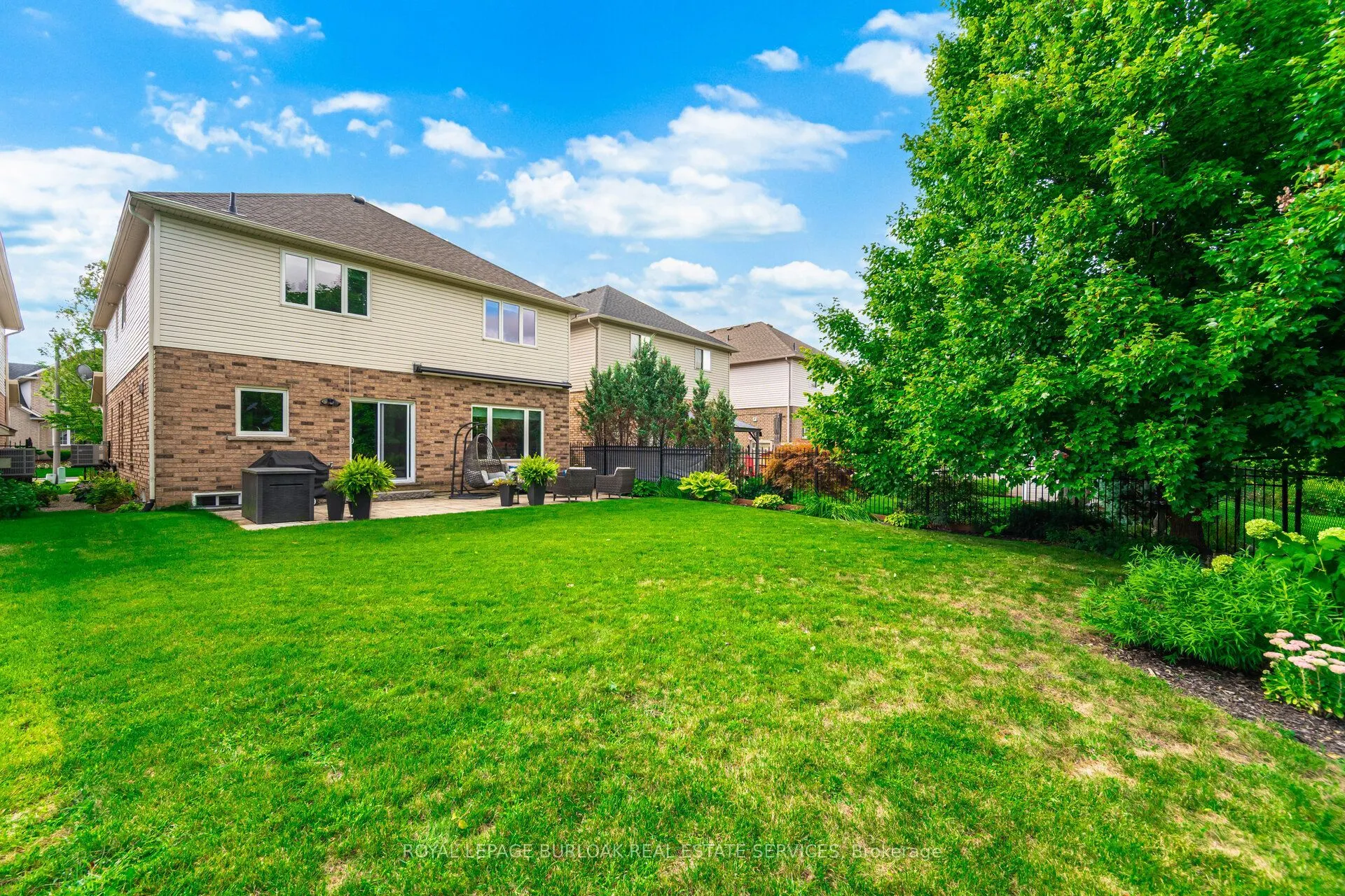 84 Meadowbank Drive