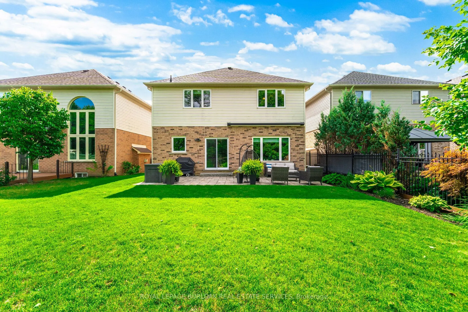 84 Meadowbank Drive