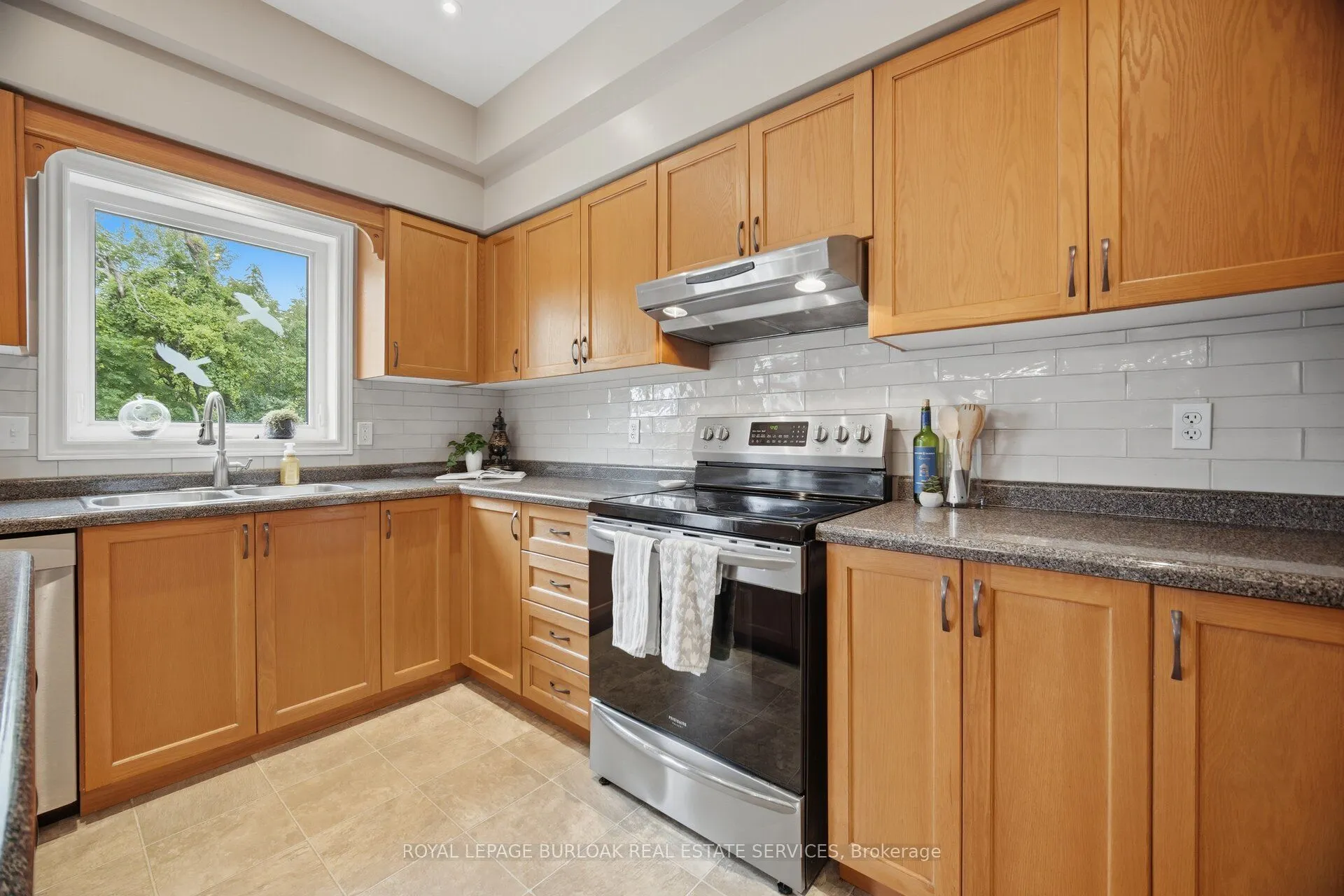 84 Meadowbank Drive