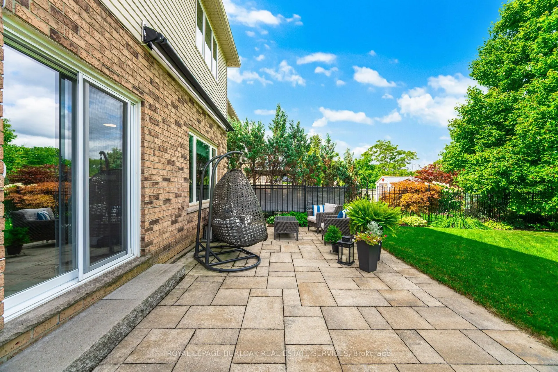 84 Meadowbank Drive