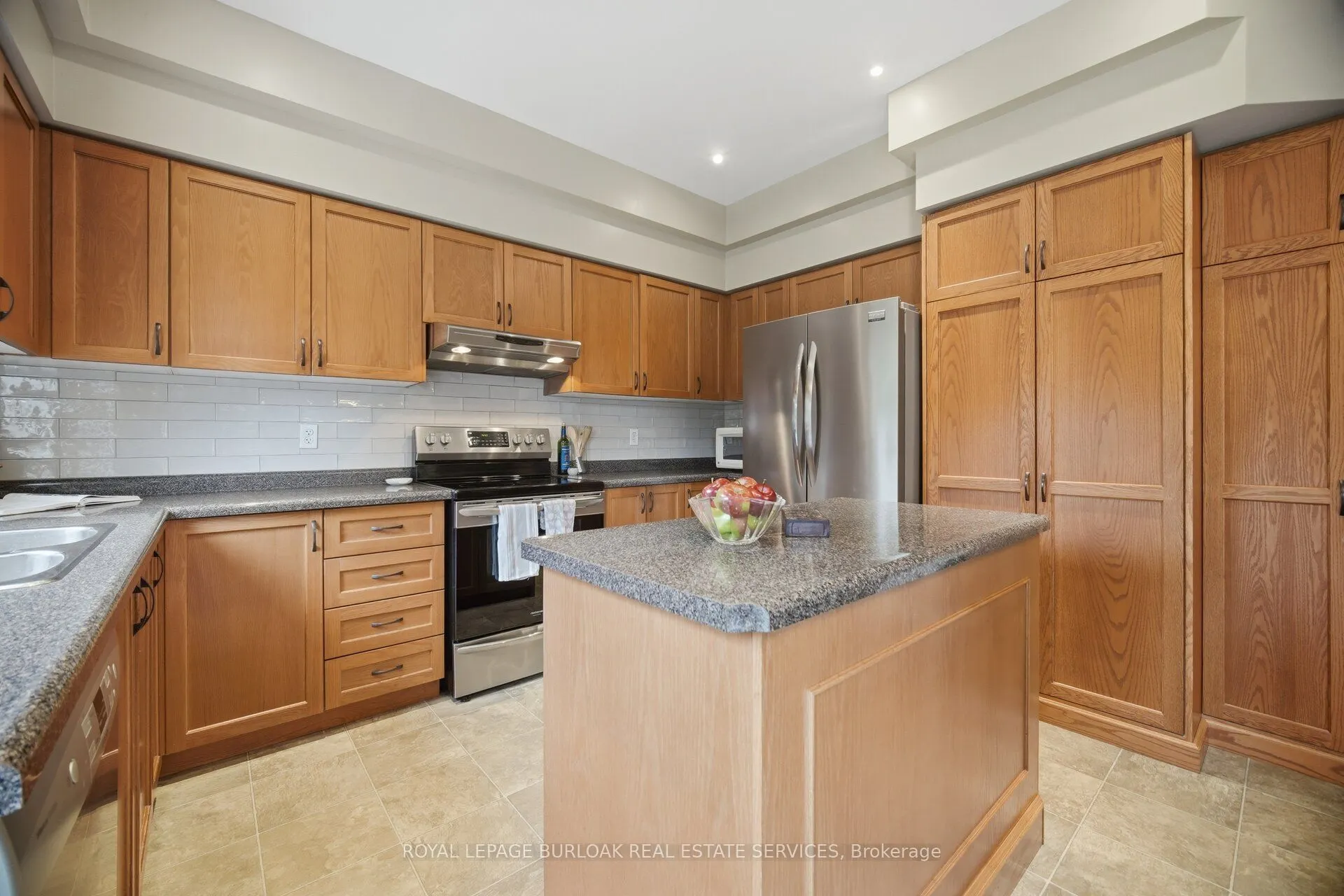 84 Meadowbank Drive