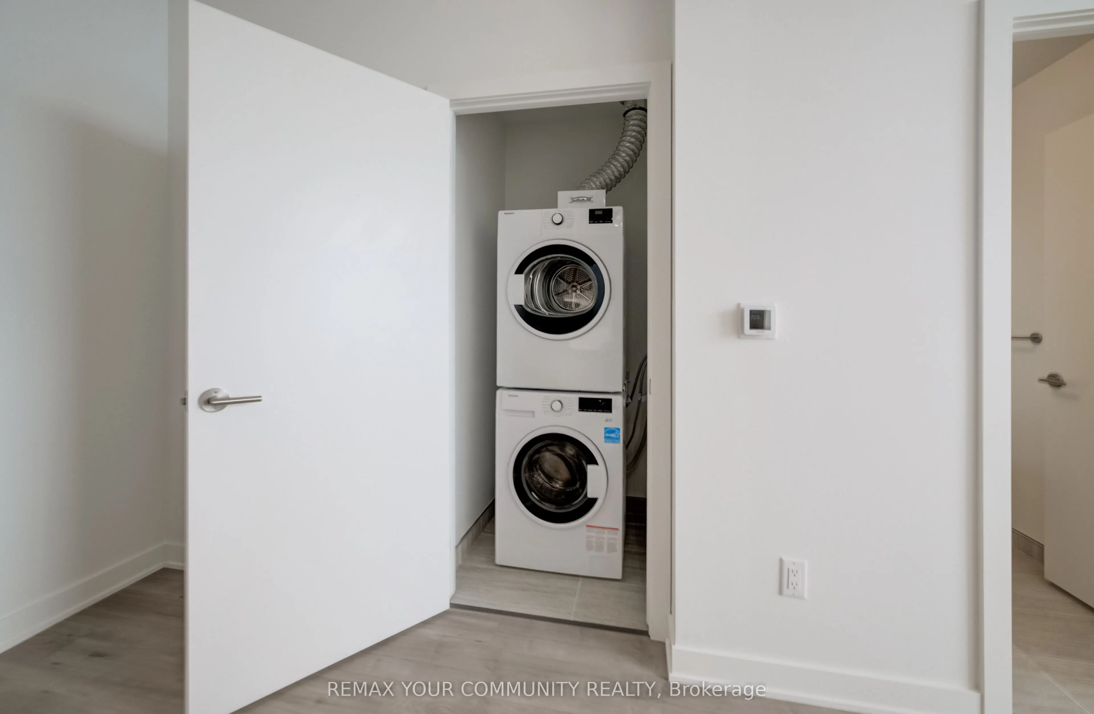 25 Wellington Street #3404