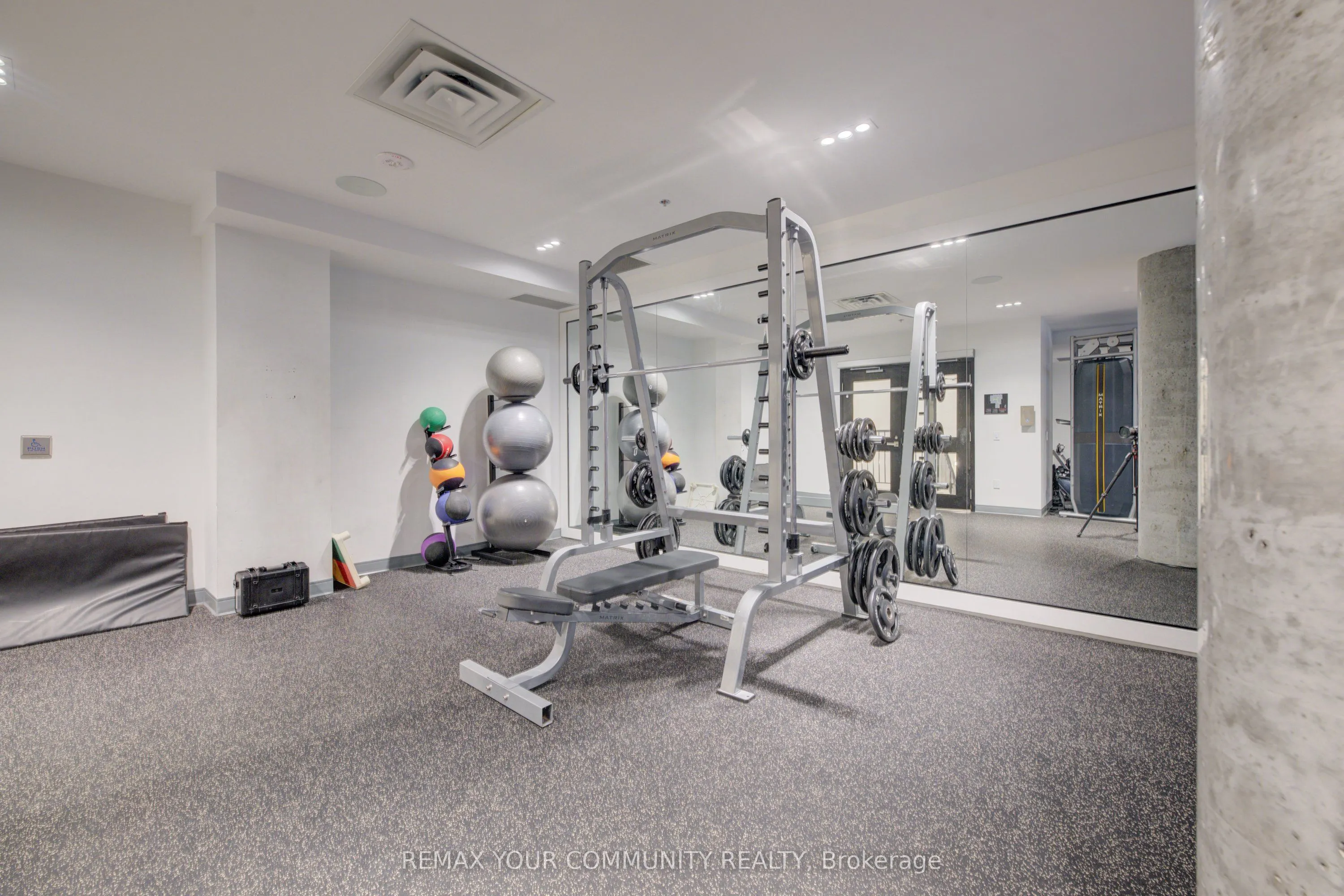 25 Wellington Street #3404