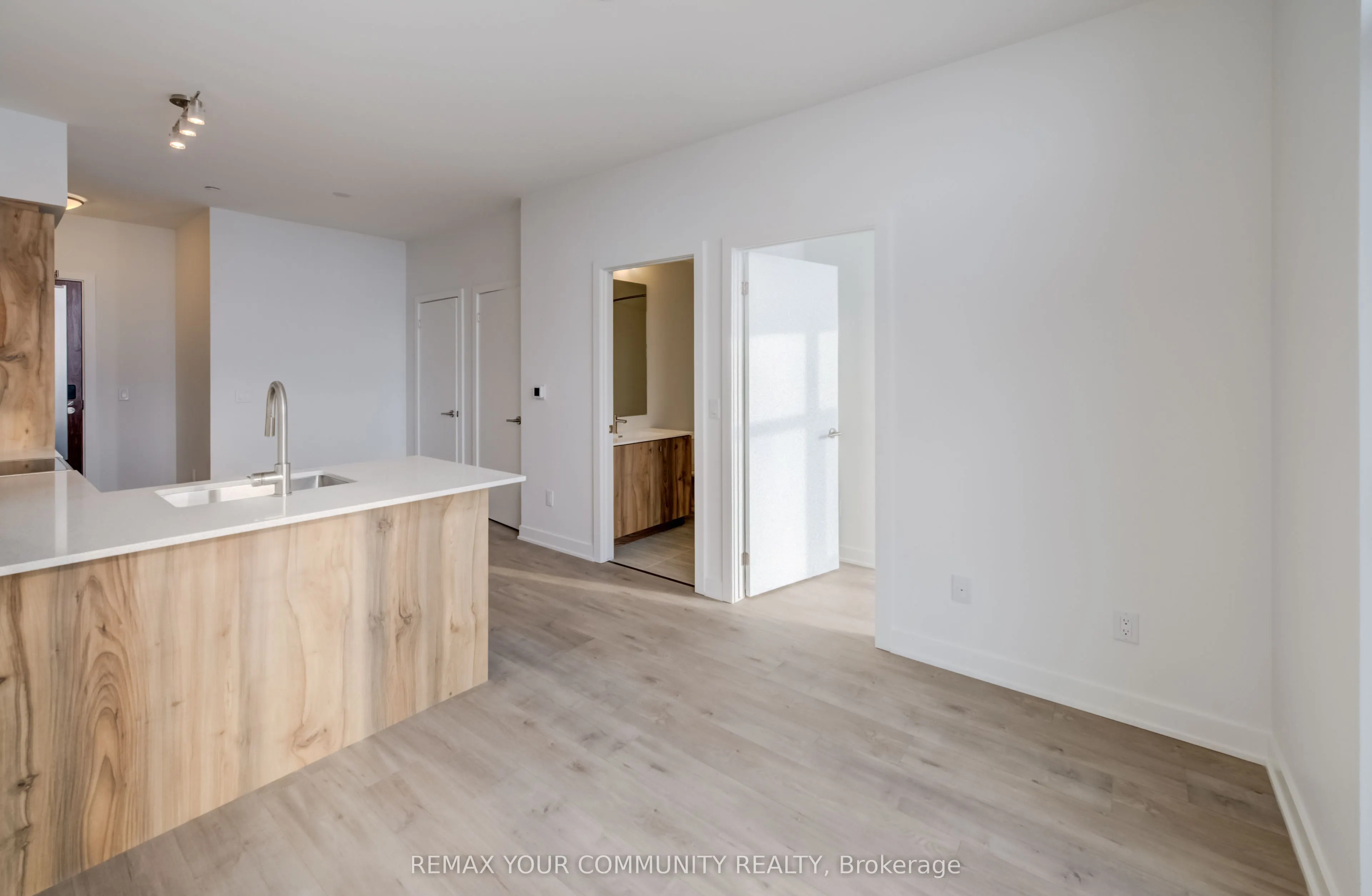 25 Wellington Street #3404