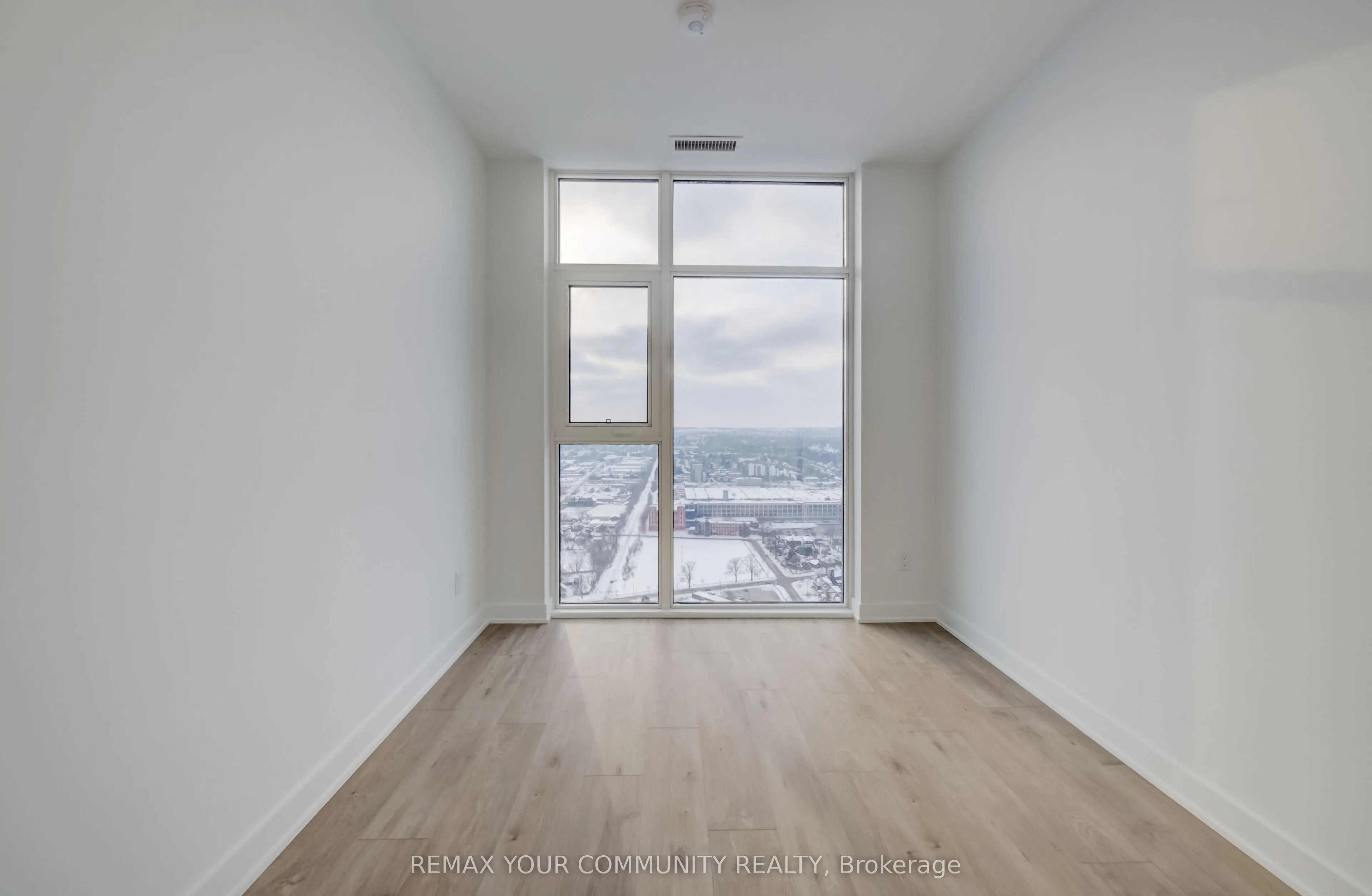 25 Wellington Street #3404
