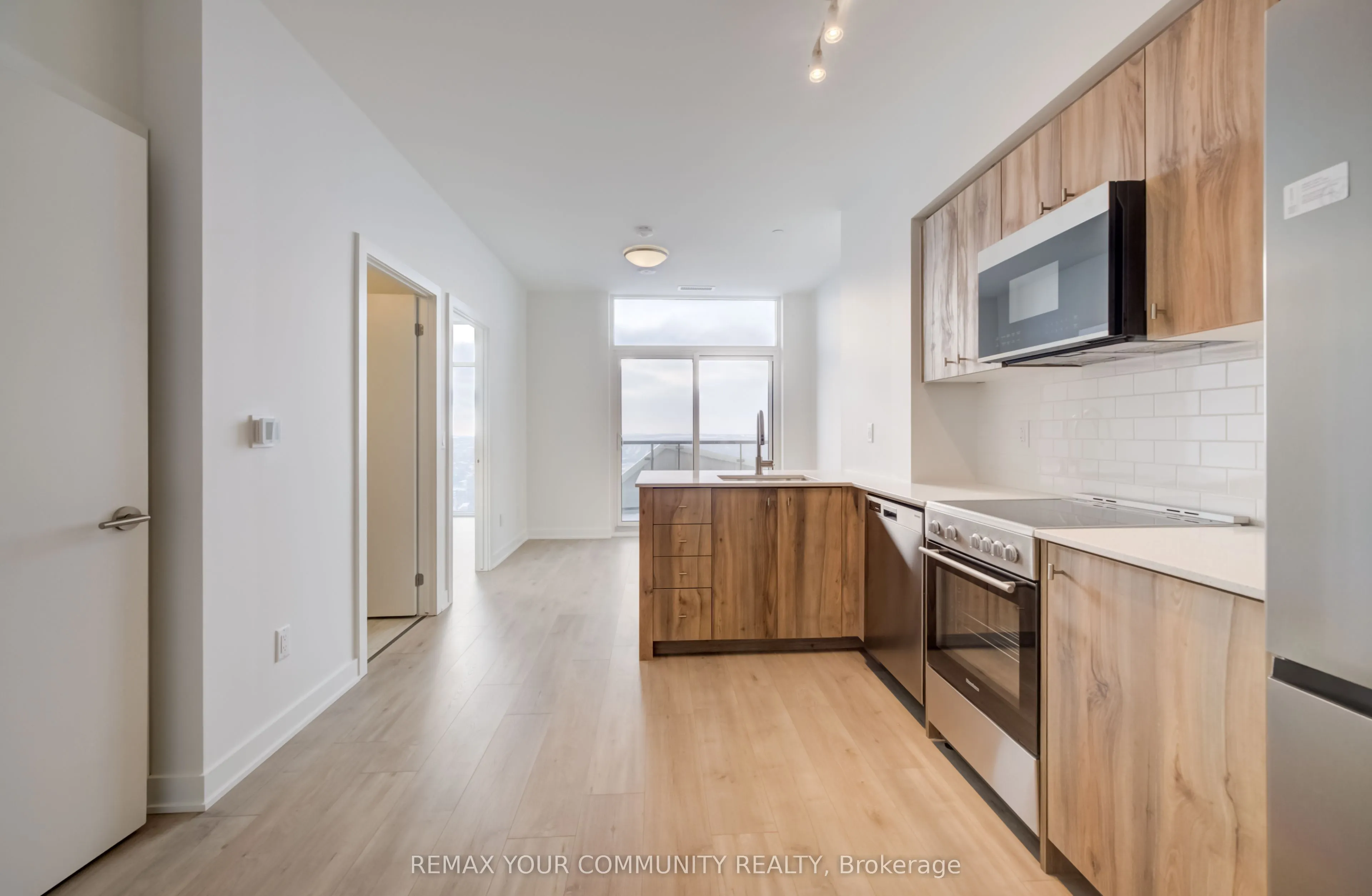 25 Wellington Street #3404