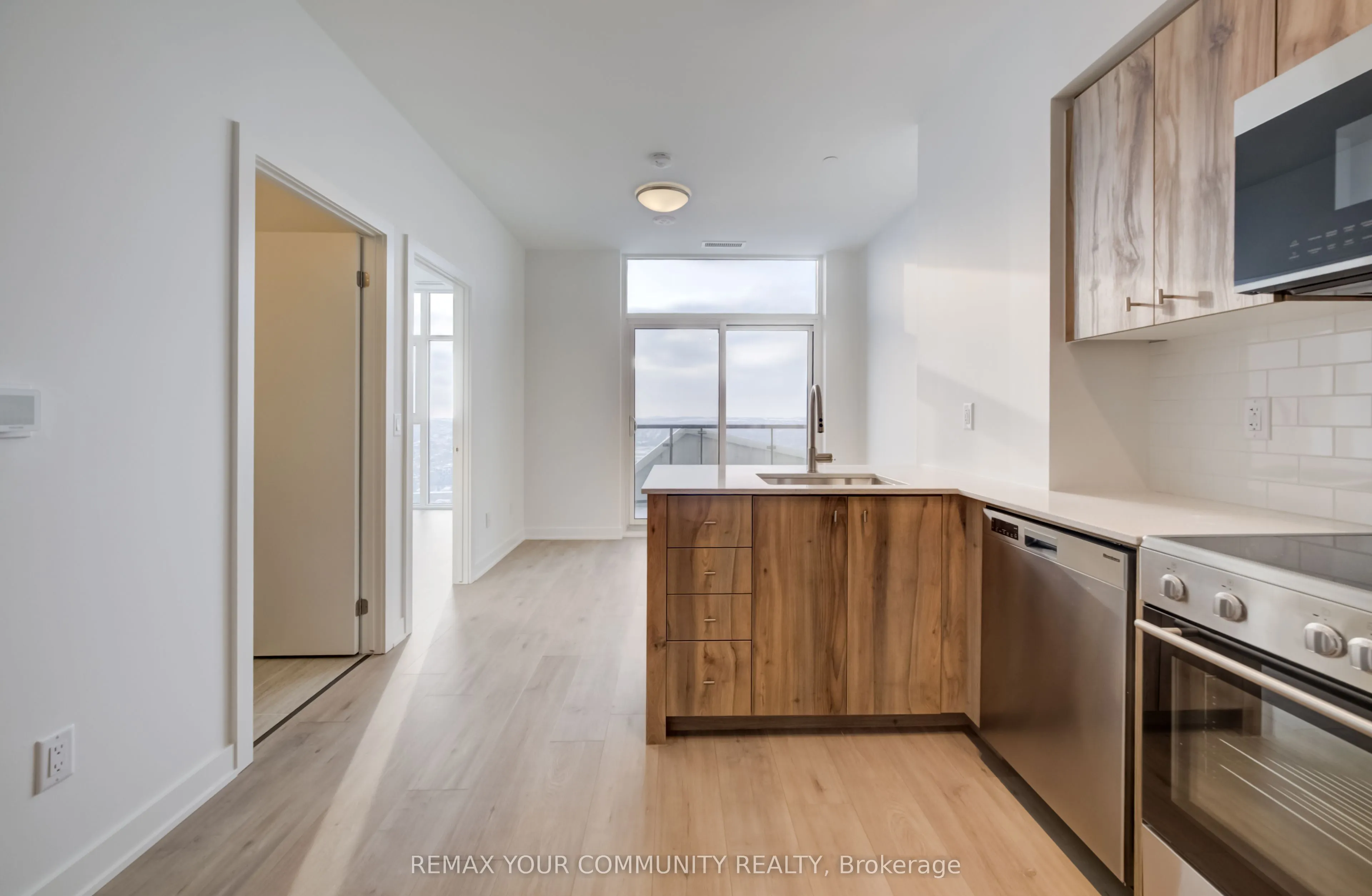 25 Wellington Street #3404