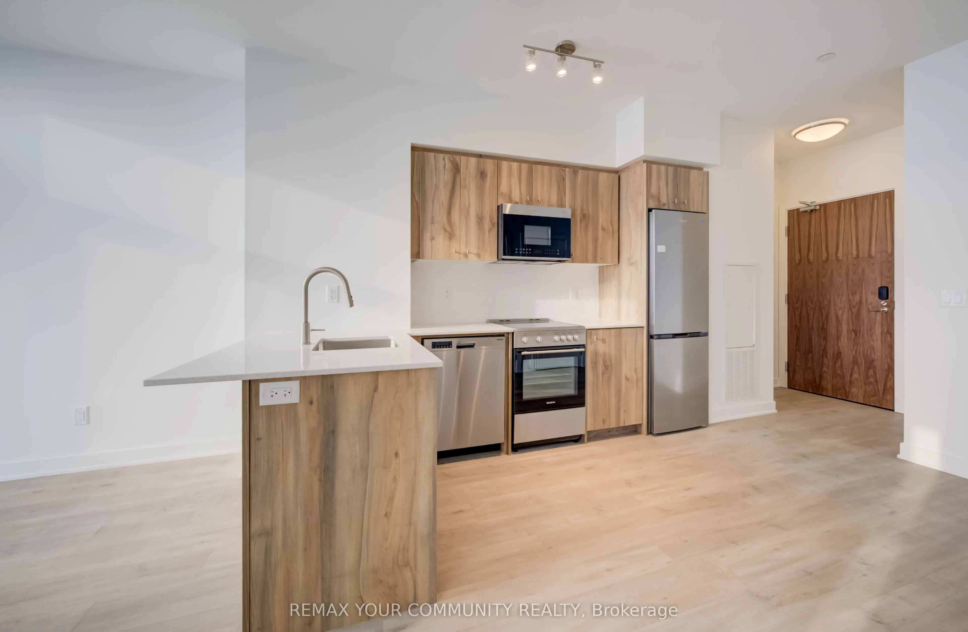 25 Wellington Street #3404