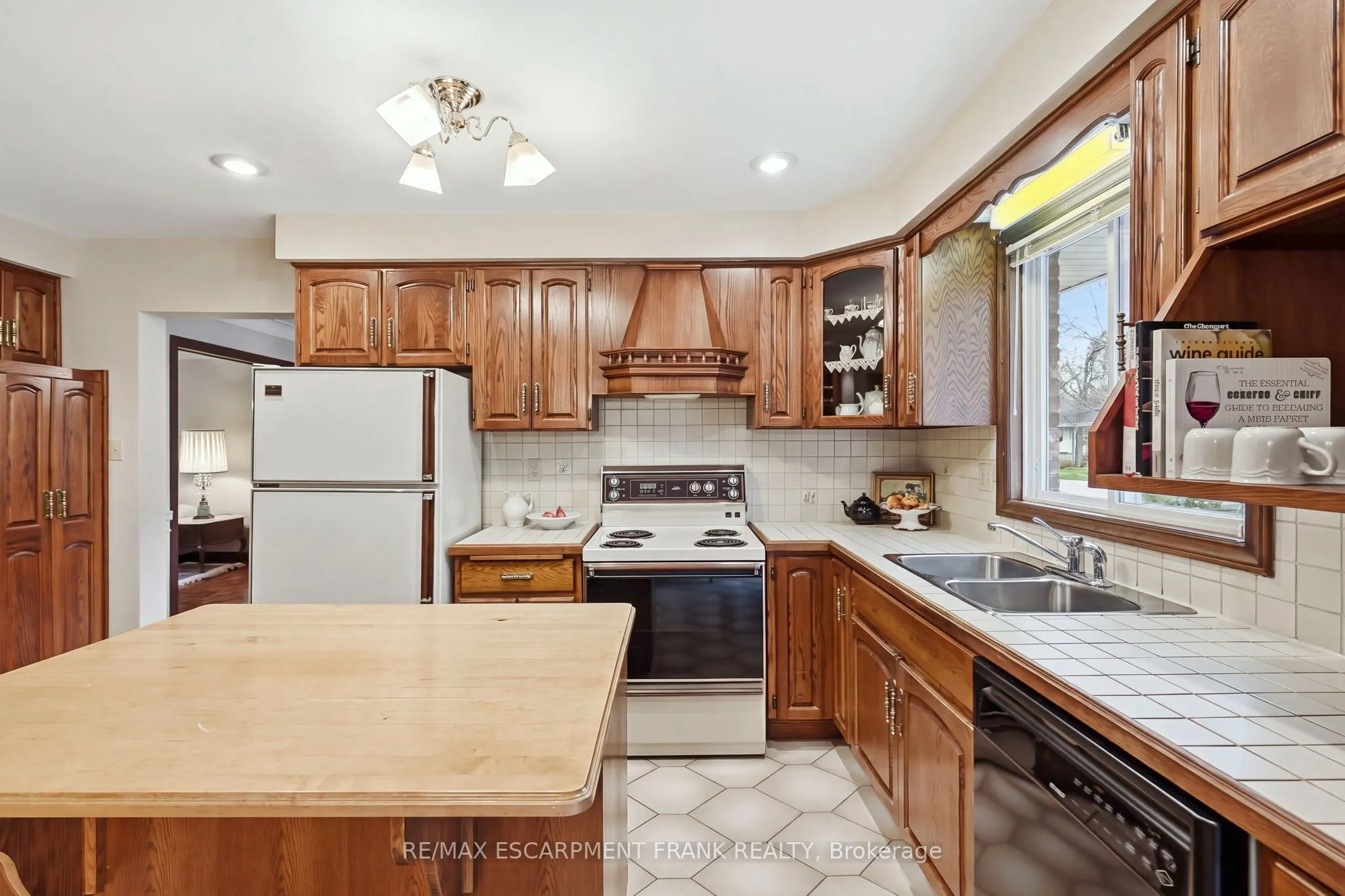 4 Nellida Crescent