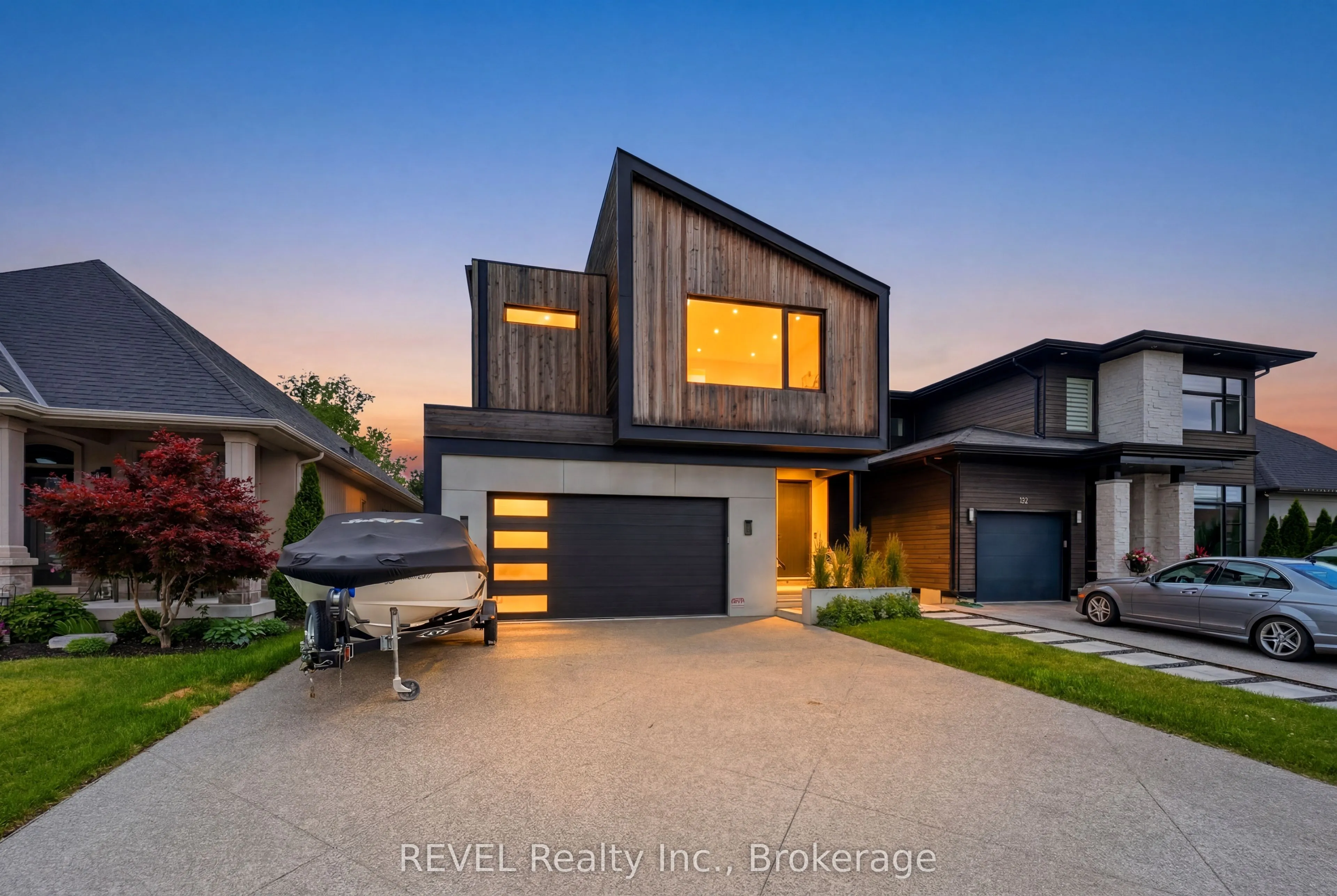 81 Mackenzie King Avenue