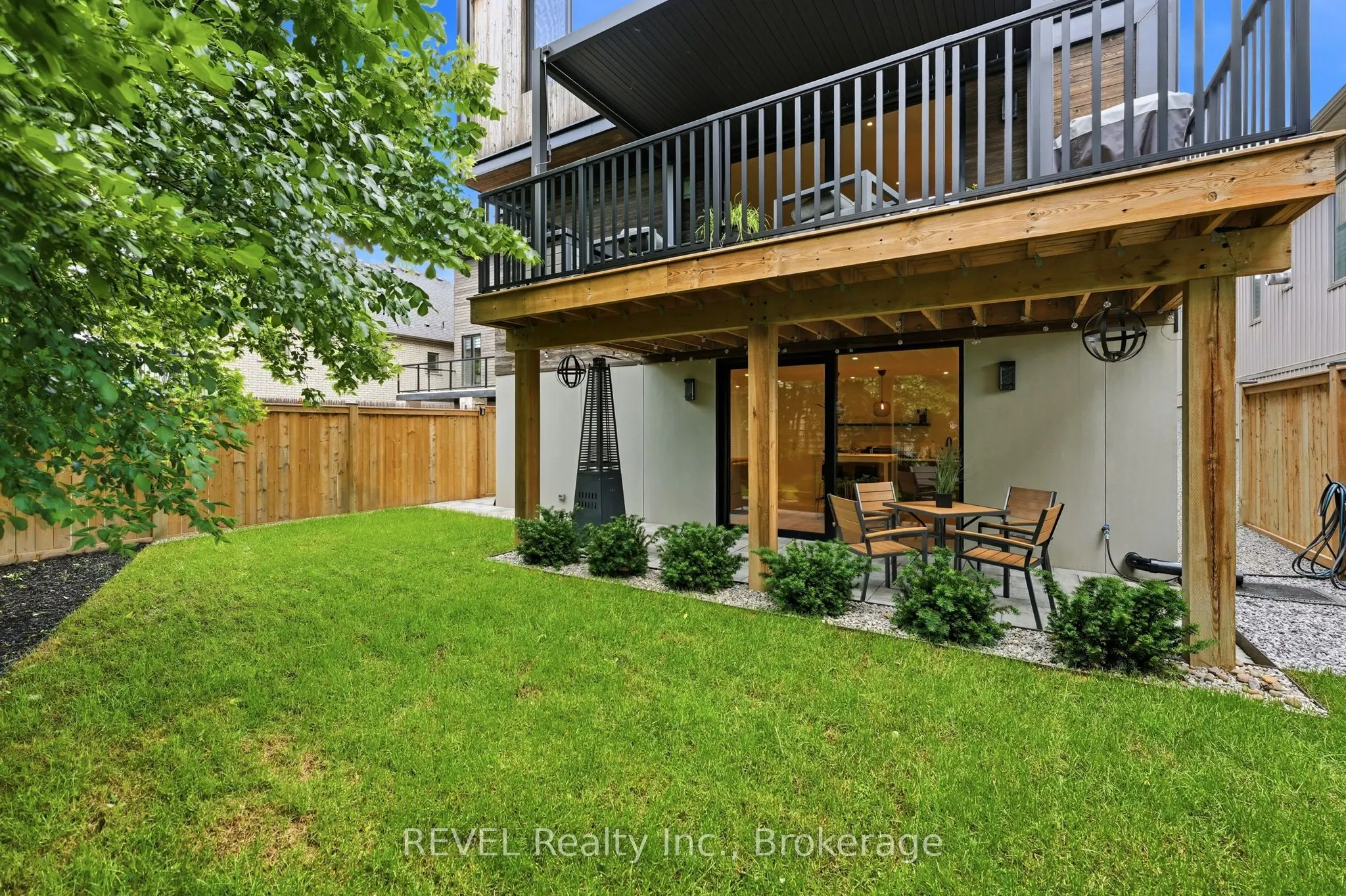 81 Mackenzie King Avenue