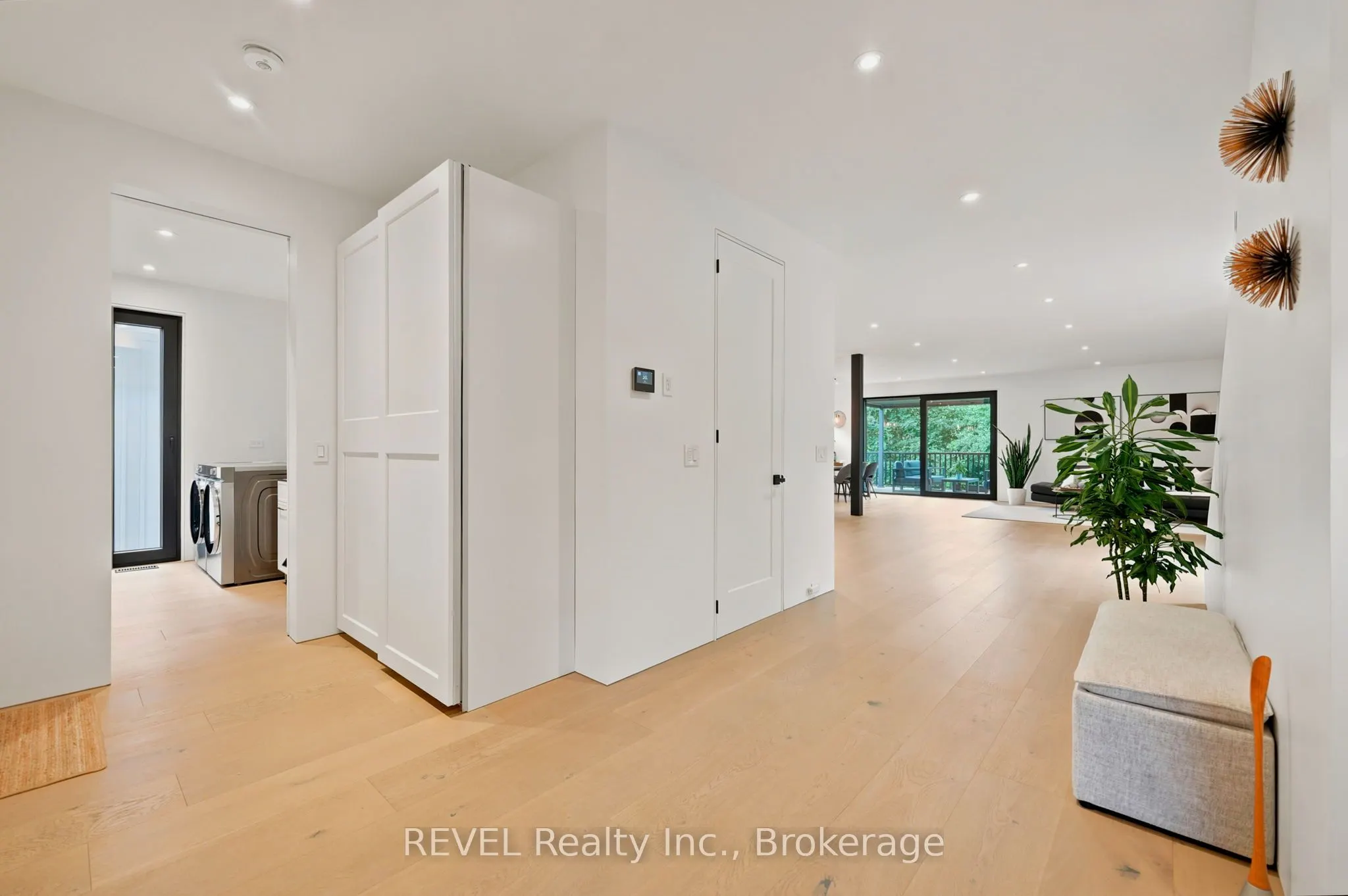 81 Mackenzie King Avenue