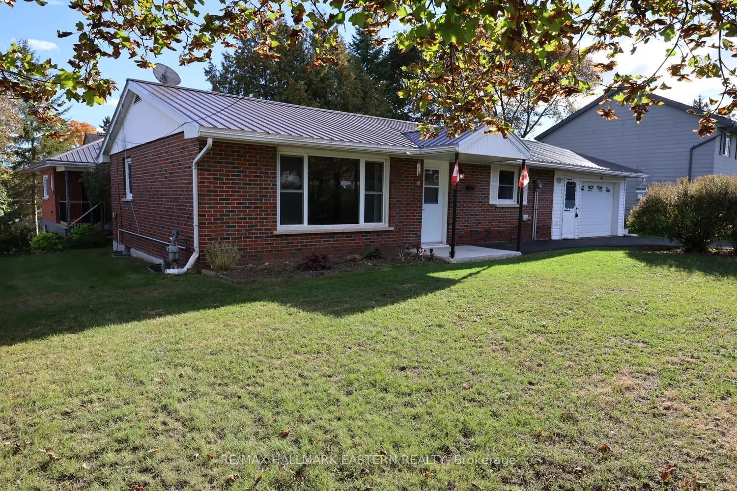 161 River Street E