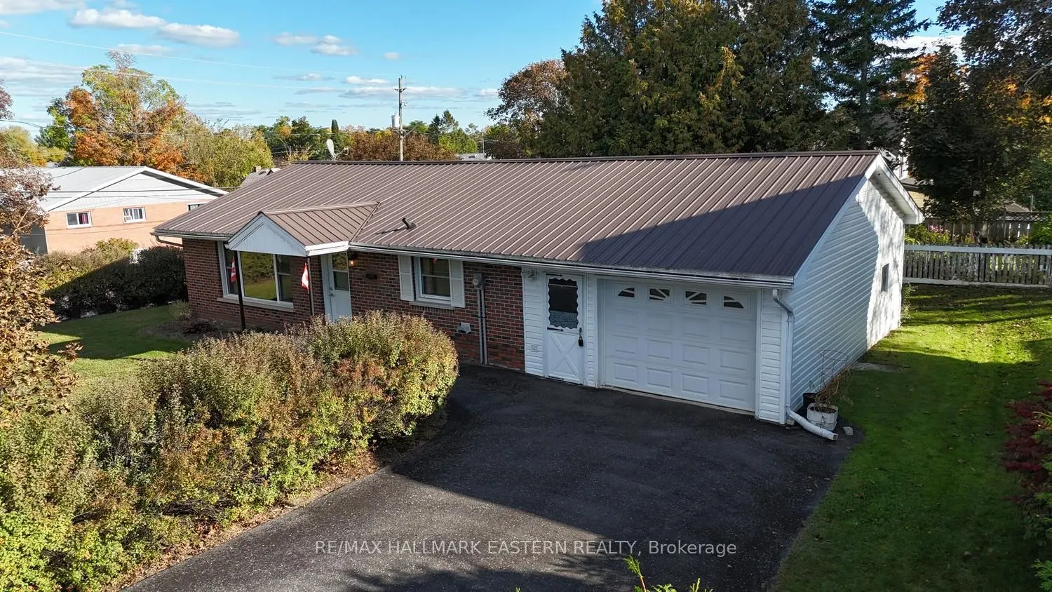 161 River Street E