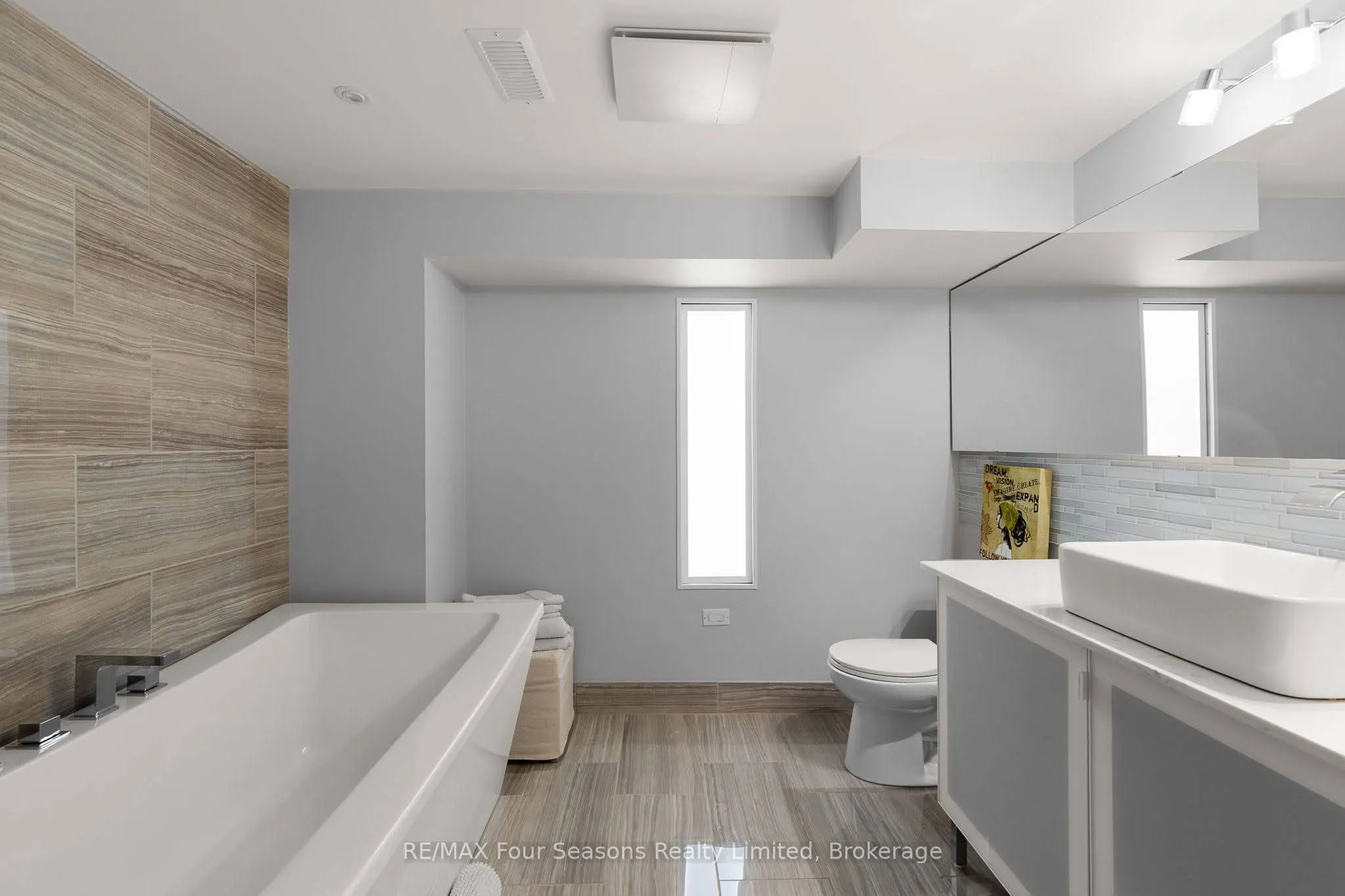50 Amaranth Street W