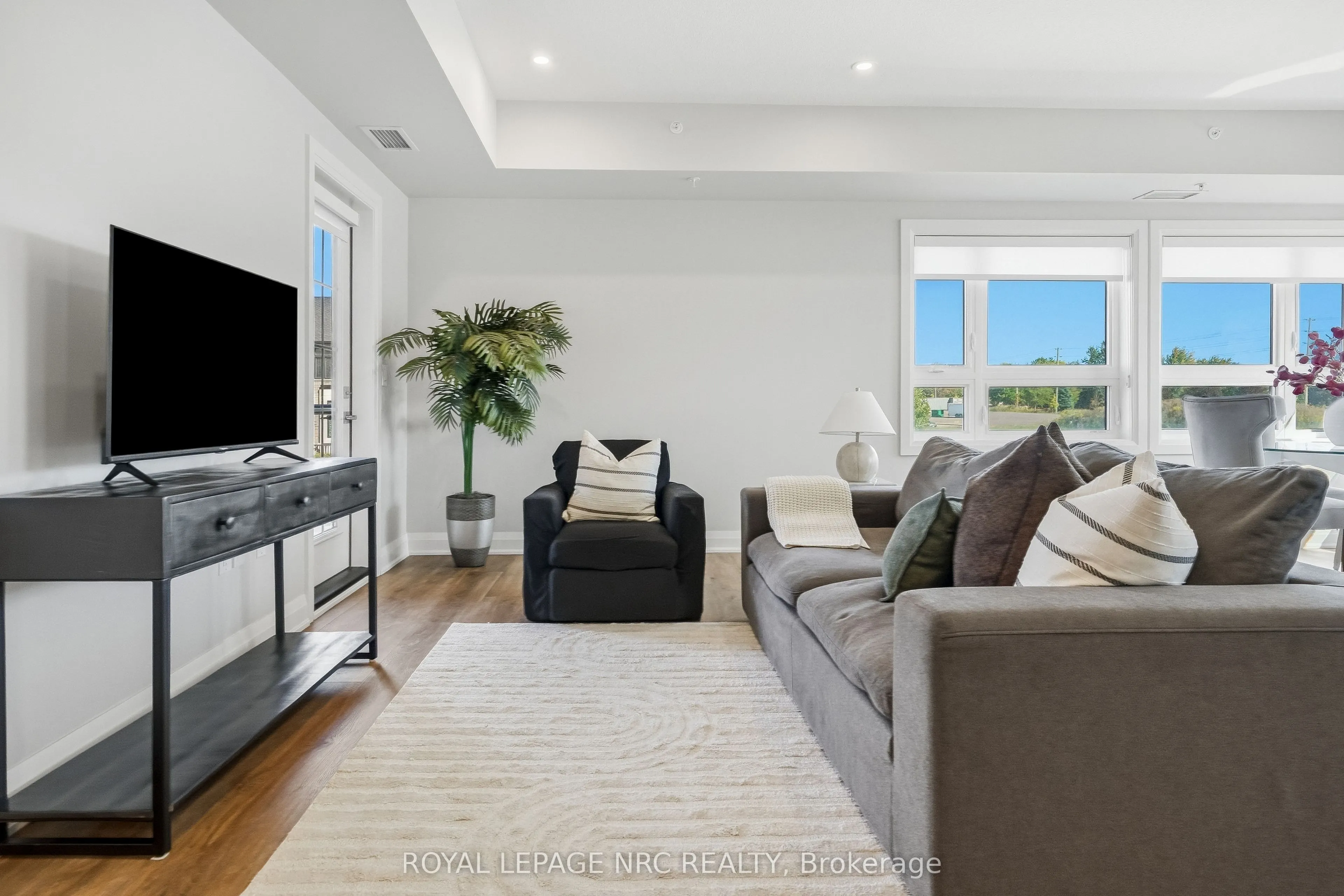 120 Summersides Boulevard #109