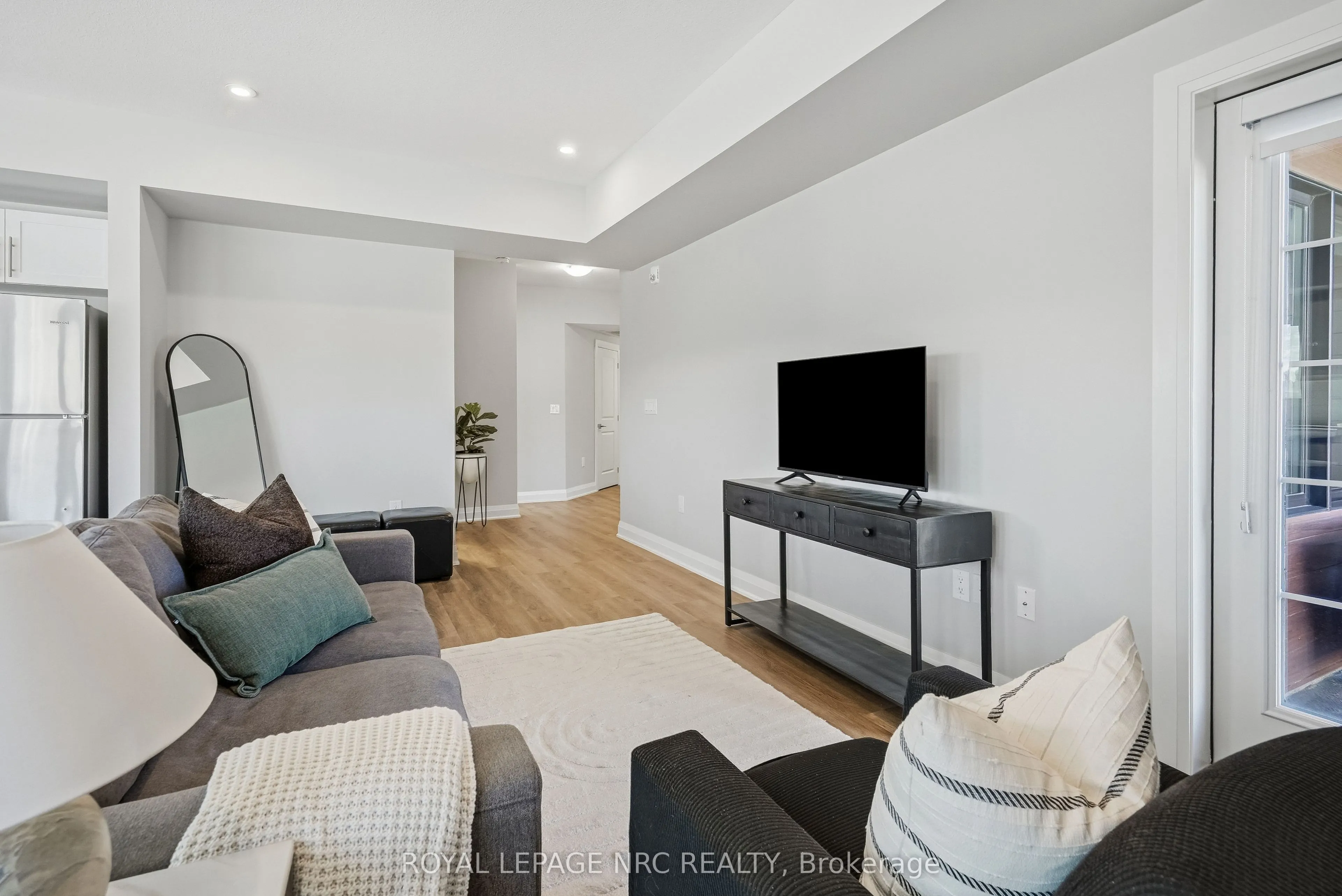120 Summersides Boulevard #109